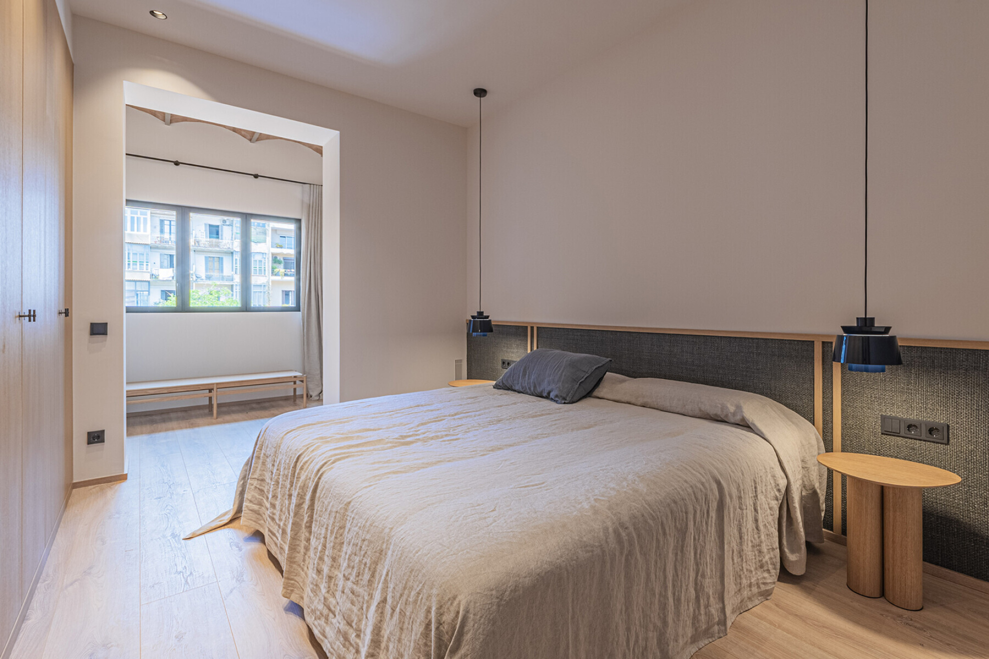  Modernist flat in Eixample with premium finishes in the Quadrat d