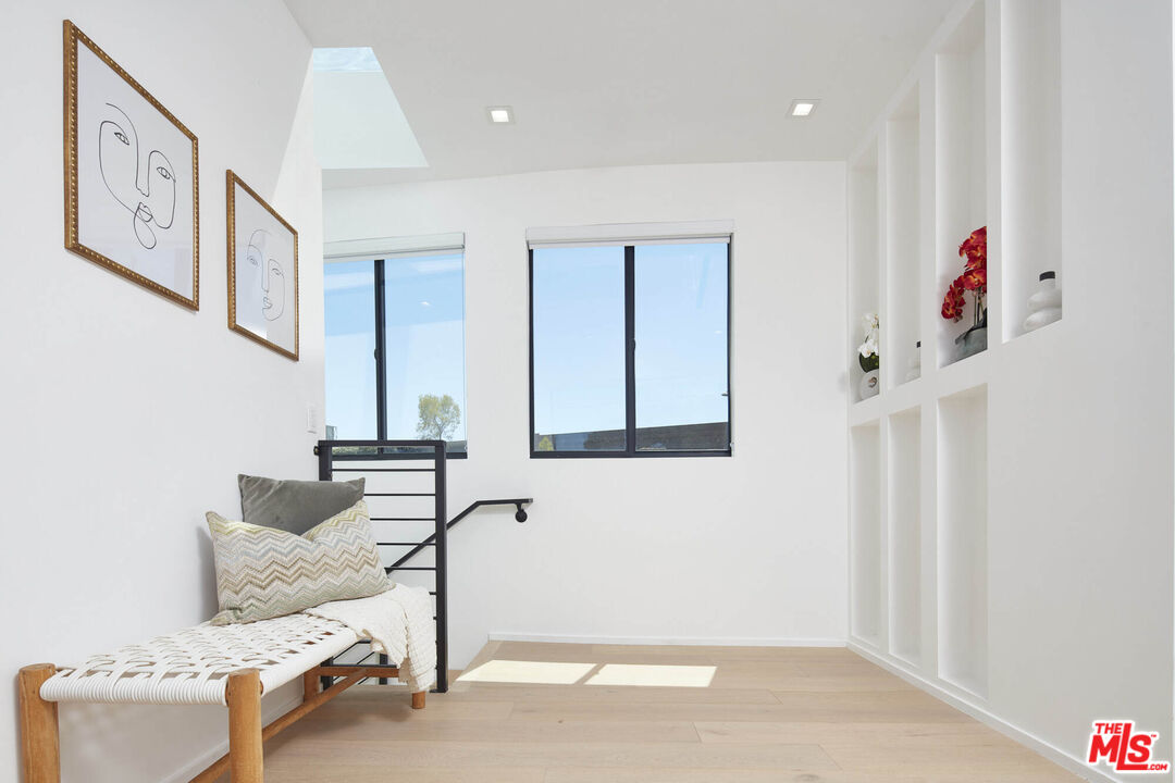 Culver City, California, 90230, United States, 4 Bedrooms Bedrooms, ,7 BathroomsBathrooms,Residential,For Sale,1804248
