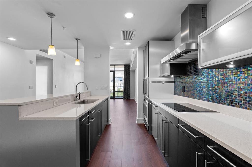 Orlando, Florida, 32801, United States, 2 Bedrooms Bedrooms, ,2 BathroomsBathrooms,Residential,For Sale,1987593