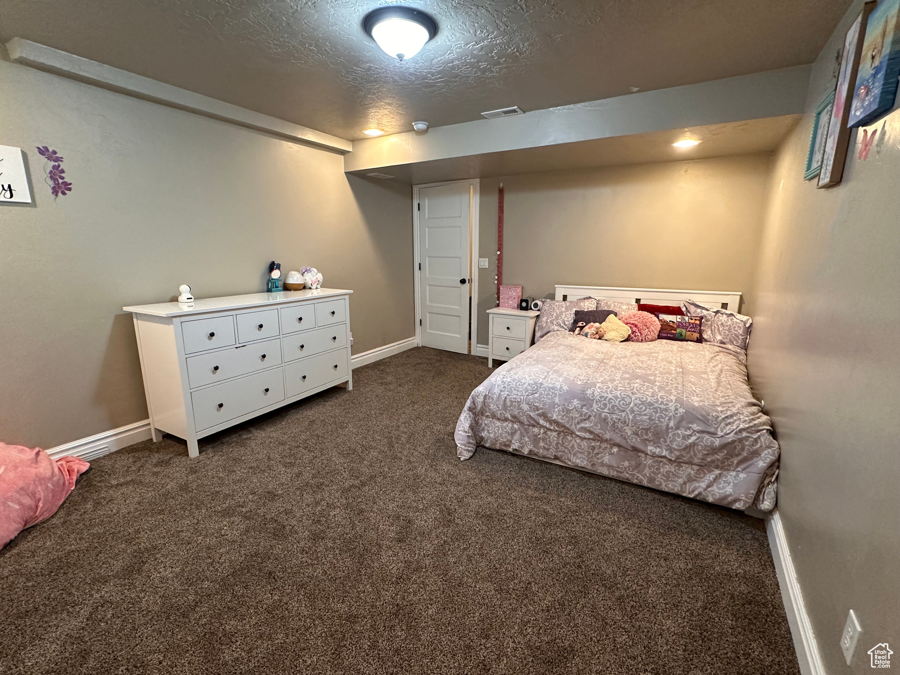 Roosevelt, Utah, 84066, United States, 6 Bedrooms Bedrooms, ,3 BathroomsBathrooms,Residential,For Sale,1976583