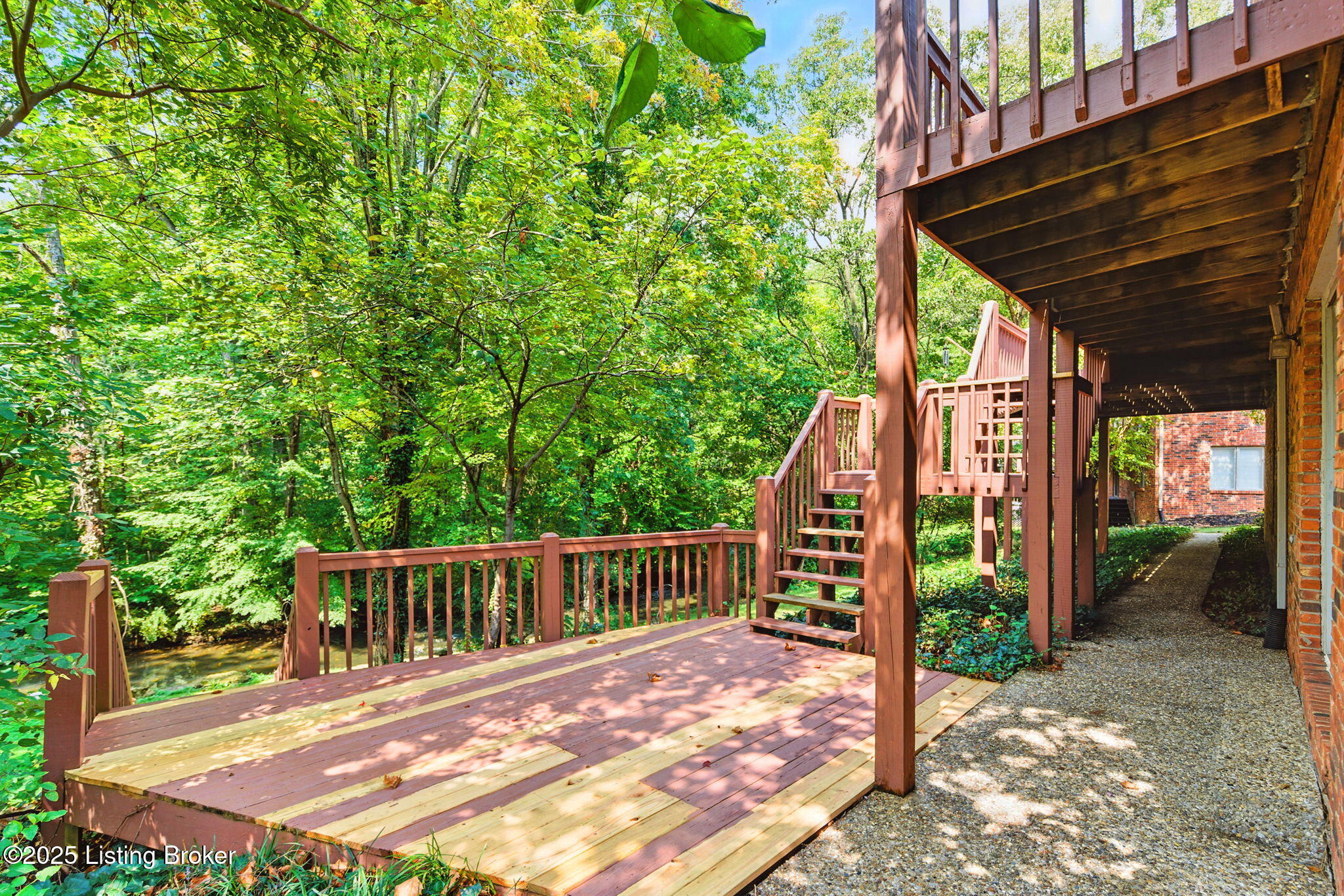 Prospect, Kentucky, 40059, United States, 4 Bedrooms Bedrooms, ,4 BathroomsBathrooms,Residential,For Sale,1941807