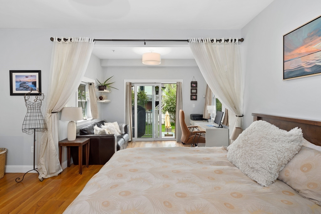 Boston, Massachusetts, 02128, United States, 2 Bedrooms Bedrooms, ,2 BathroomsBathrooms,Residential,For Sale,2048108