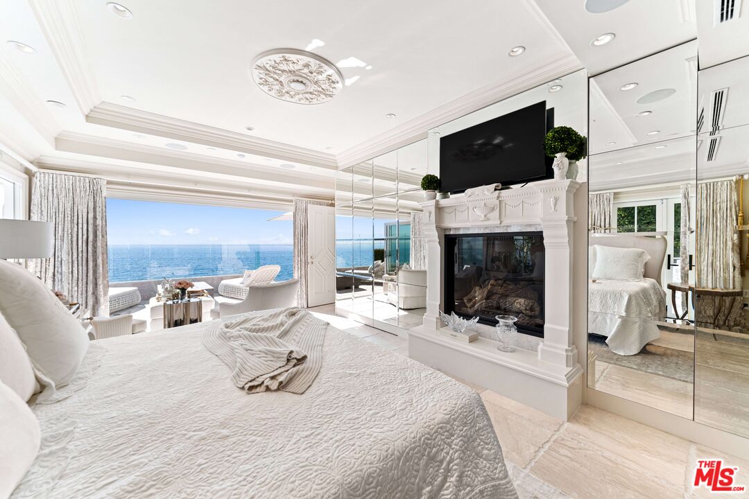 Malibu, California, 90265, United States, 3 Bedrooms Bedrooms, ,3 BathroomsBathrooms,Residential,For Sale,1989426