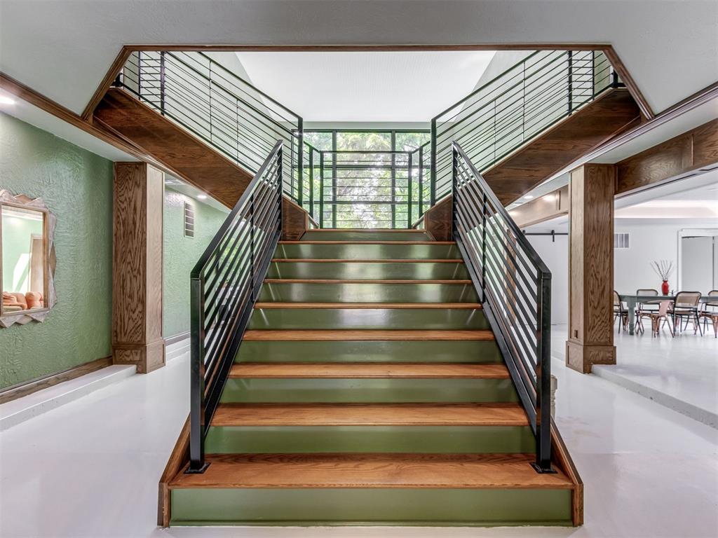Oklahoma City, Oklahoma, 73131, United States, 4 Bedrooms Bedrooms, ,5 BathroomsBathrooms,Residential,For Sale,1919508