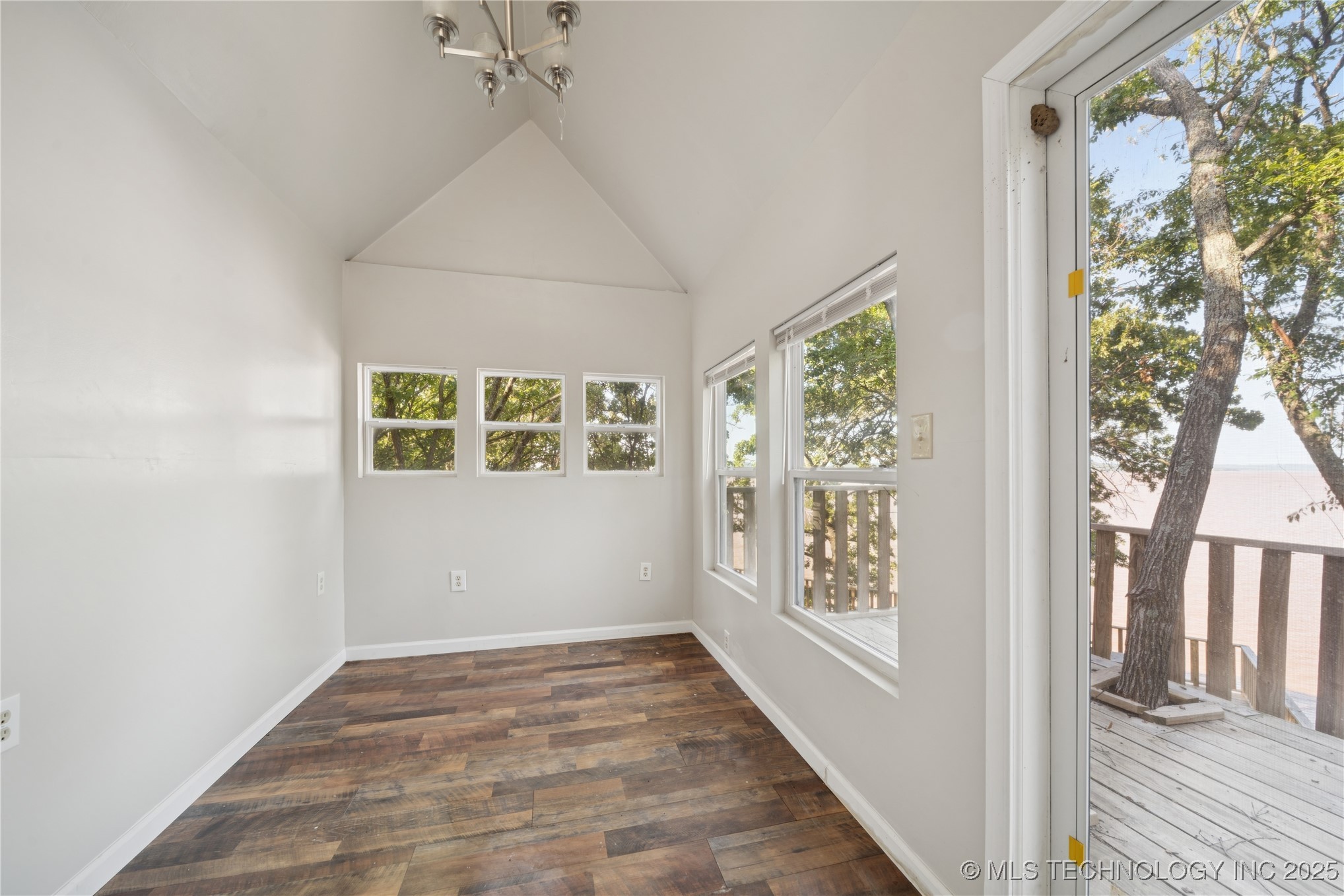 Henryetta, Oklahoma, 74437, United States, 3 Bedrooms Bedrooms, ,2 BathroomsBathrooms,Residential,For Sale,1907675