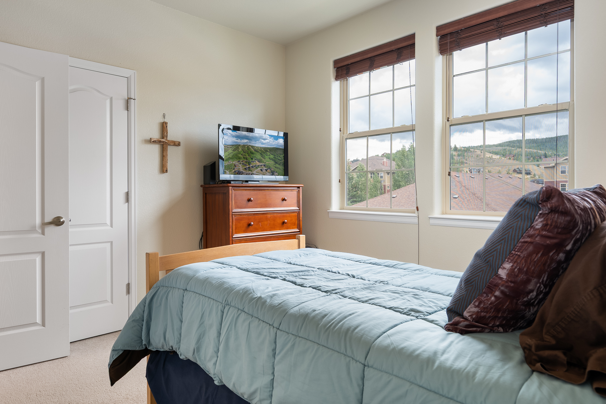 150 Village, A-204,  Granby, CO, 80446 - 物件實景
