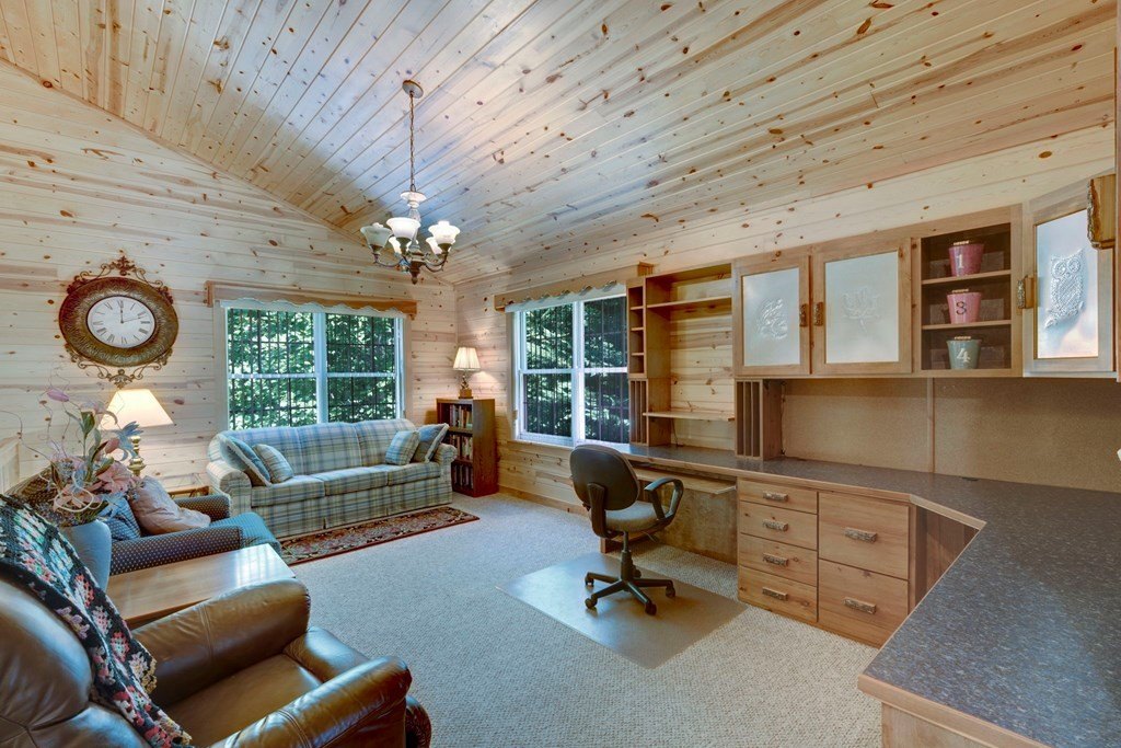 Hiawassee, Georgia, 30546, United States, 2 Bedrooms Bedrooms, ,3 BathroomsBathrooms,Residential,For Sale,1920293
