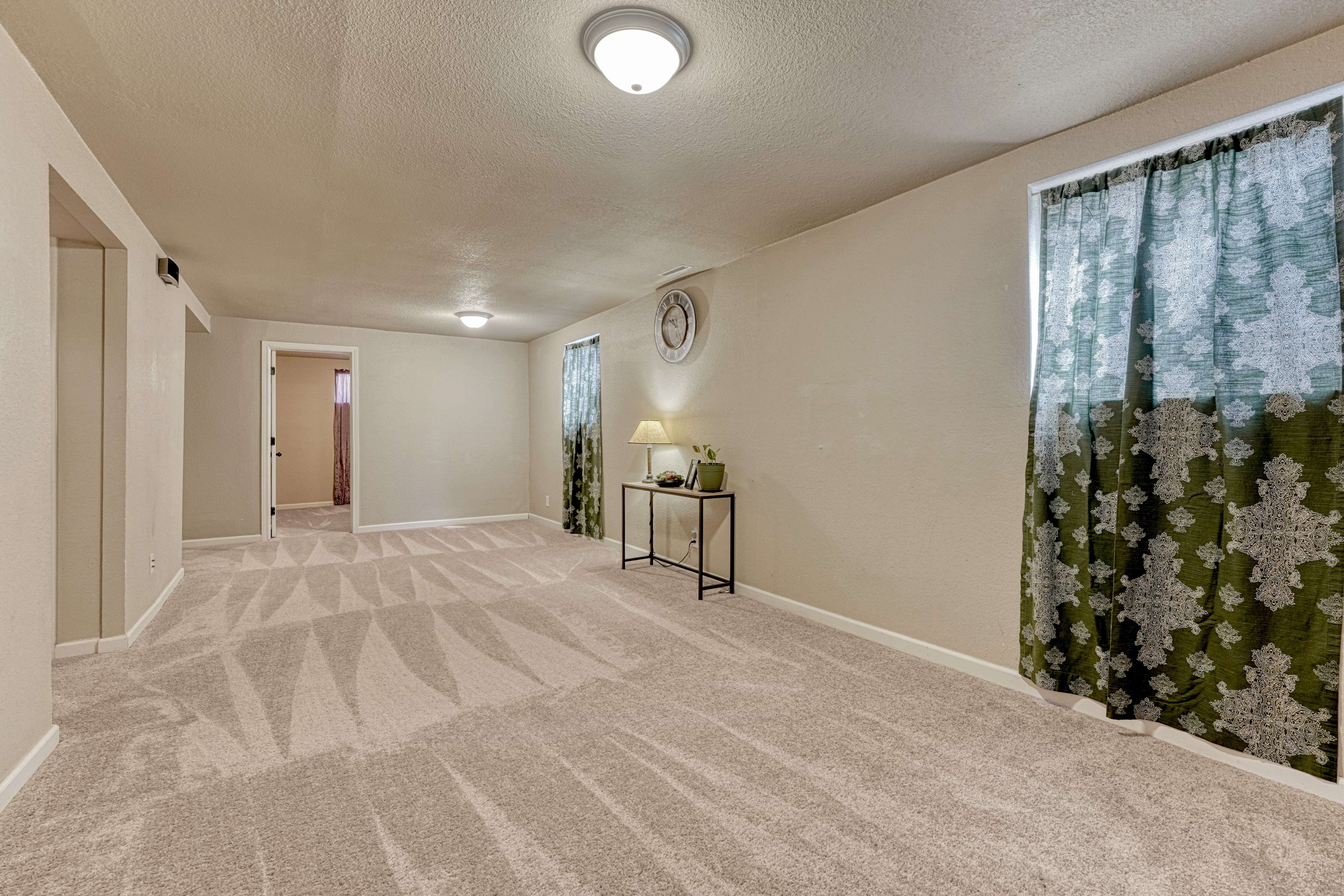  Move-In Ready Ranch Home with 6 Bedrooms in Southburough - 物件實景