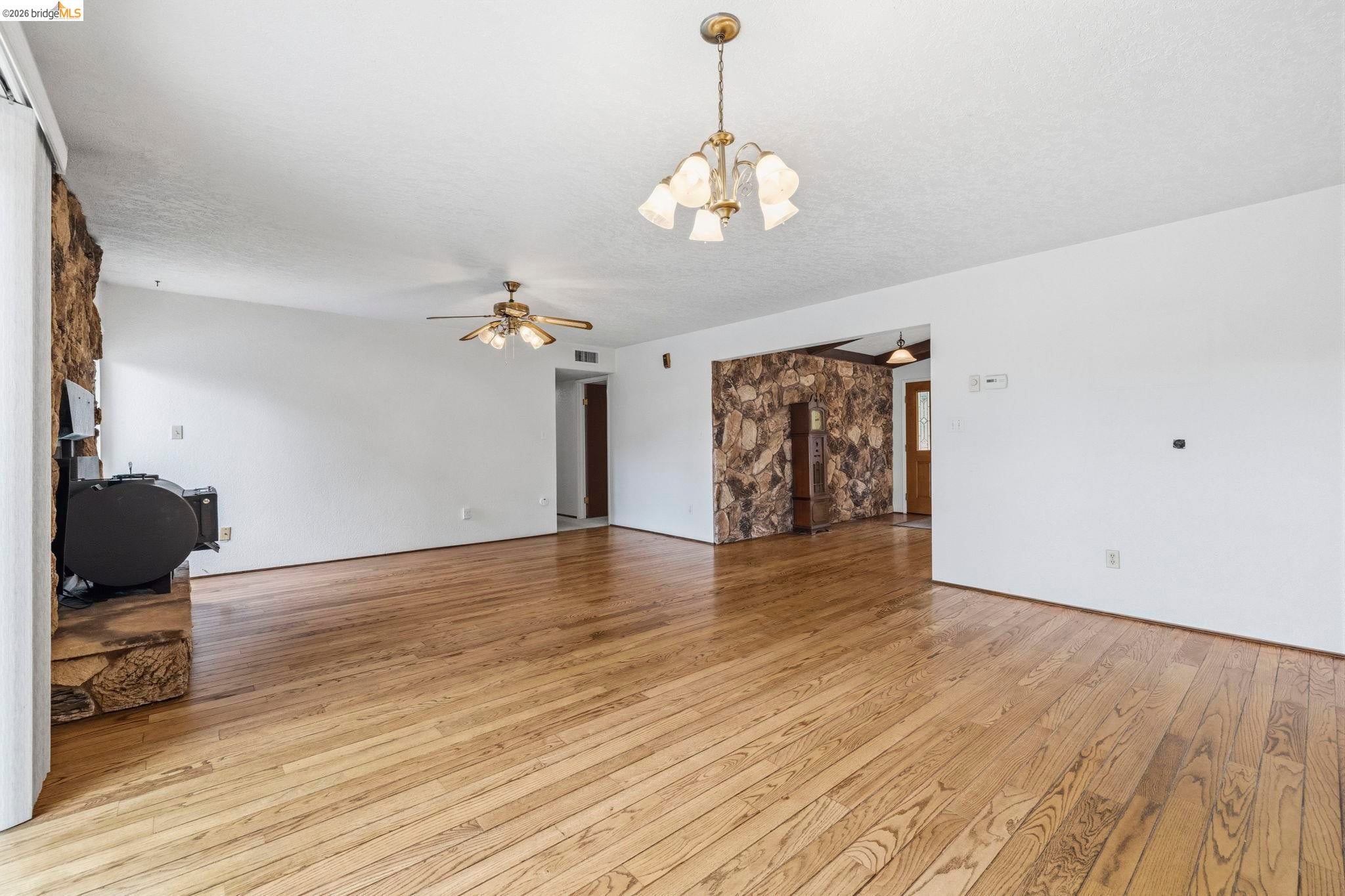 Sonora, California, 95370, United States, 4 Bedrooms Bedrooms, ,2 BathroomsBathrooms,Residential,For Sale,2049184