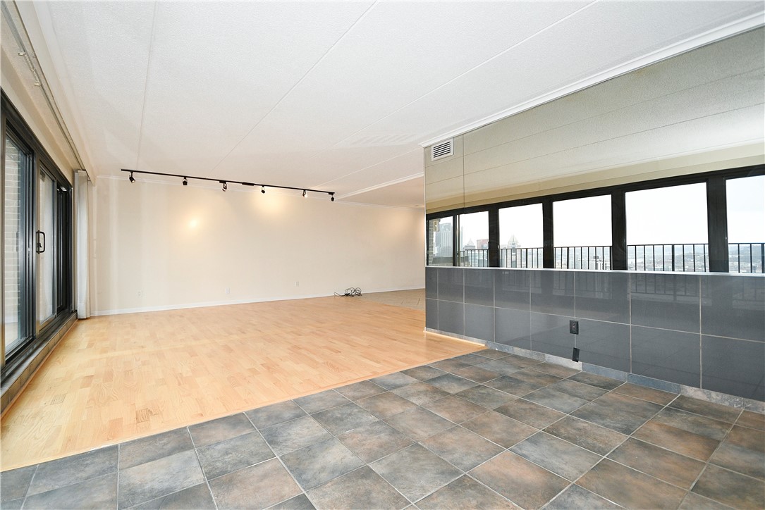 1000 Grandview Avenue Unit 401, Mt Washington, Pennsylvania, 15211, United States, 2 Bedrooms Bedrooms, ,2 BathroomsBathrooms,Residential,For Sale,1000 Grandview Avenue Unit 401,1662868