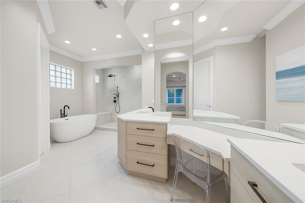 Naples, Florida, 34102, United States, 4 Bedrooms Bedrooms, ,4 BathroomsBathrooms,Residential,For Sale,1989384