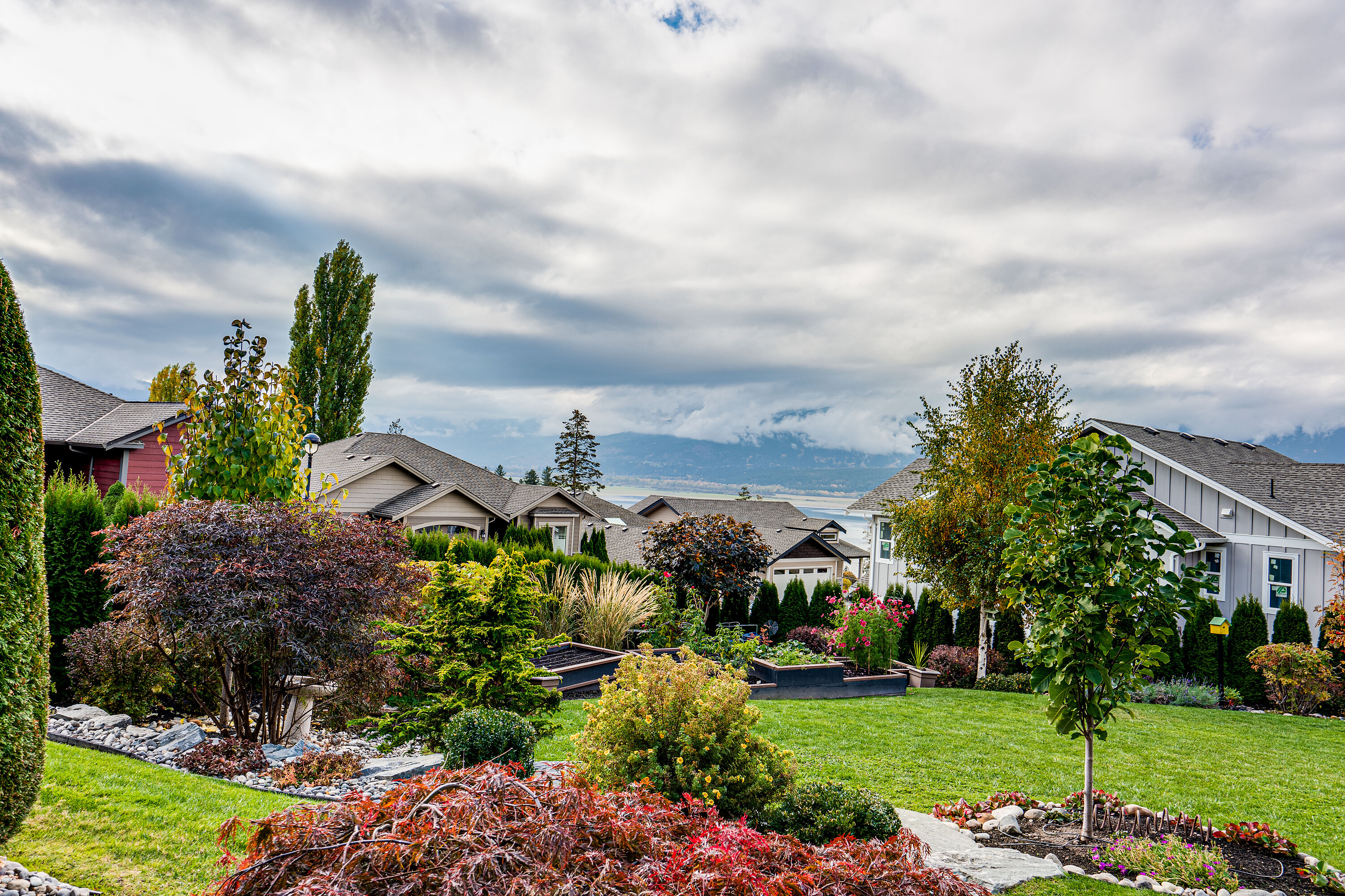  Landscaped Lakeview Lot - 物件實景