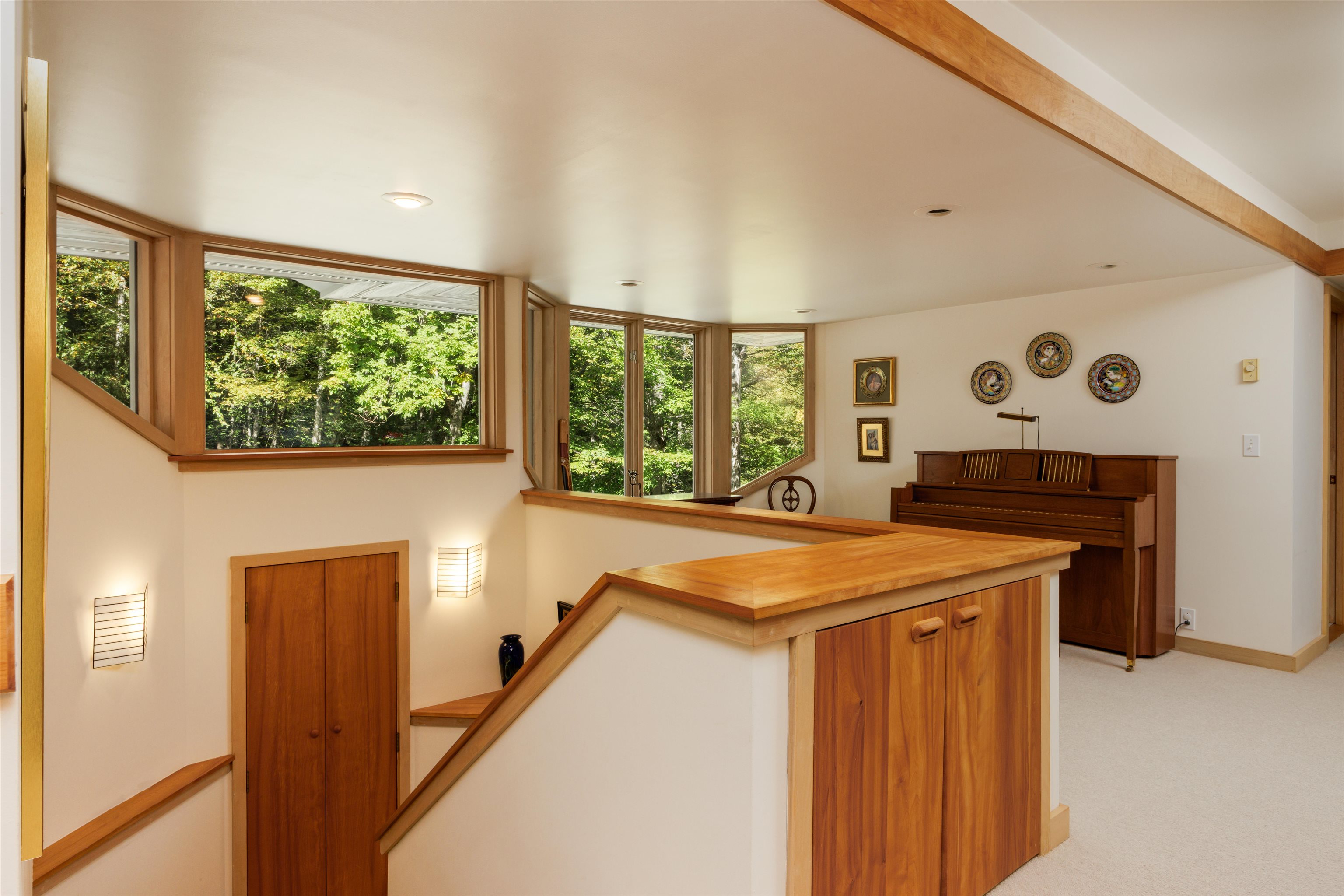 Grantham, New Hampshire, 03753, United States, 4 Bedrooms Bedrooms, ,3 BathroomsBathrooms,Residential,For Sale,1947090
