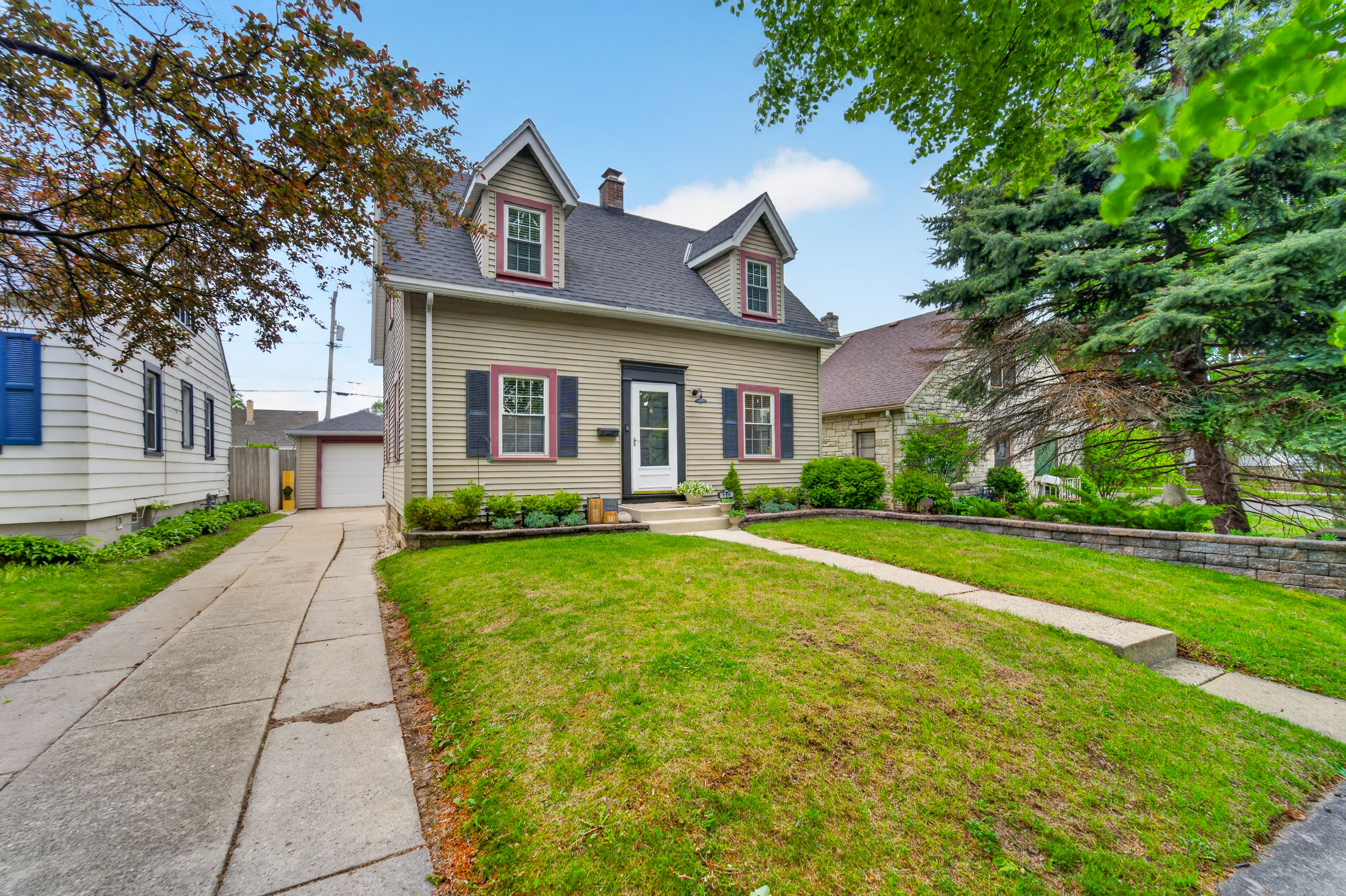  Charming Move-in Ready Cape Cod - 物件實景