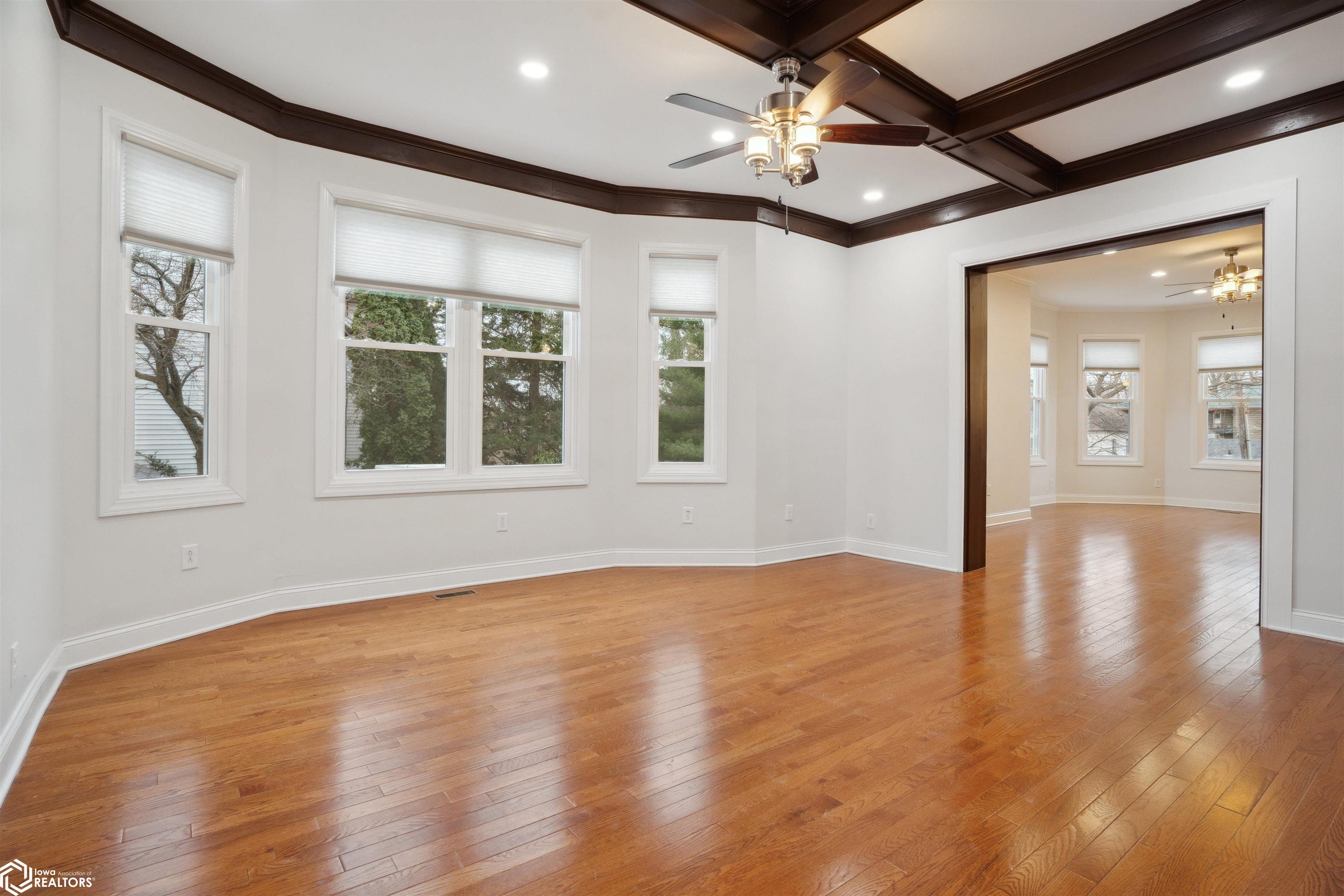 Burlington, Iowa, 52601, United States, 4 Bedrooms Bedrooms, ,3 BathroomsBathrooms,Residential,For Sale,1931272