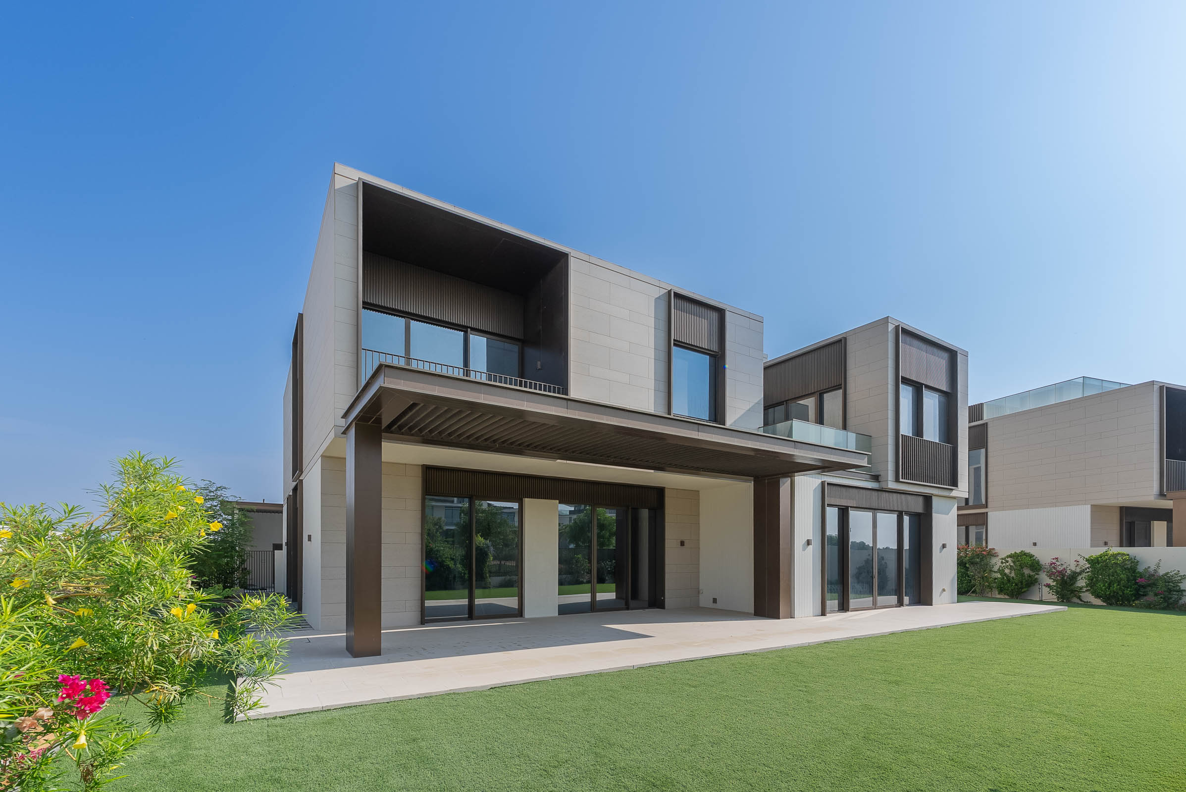  Villa with Elie Saab Finishes and Burj Khalifa Views in Palm Hills - 物件實景