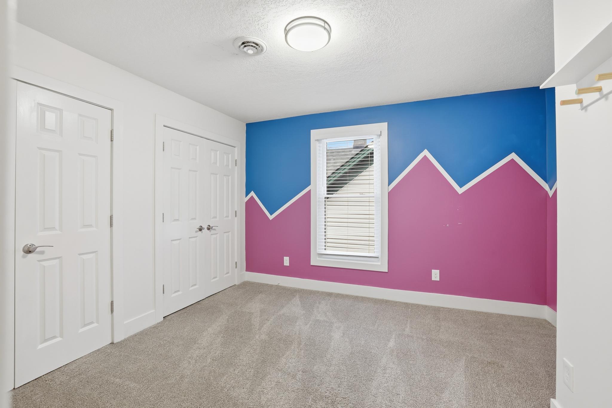 Saint Paul, Minnesota, 55102, United States, ,Residential,For Sale,1989124