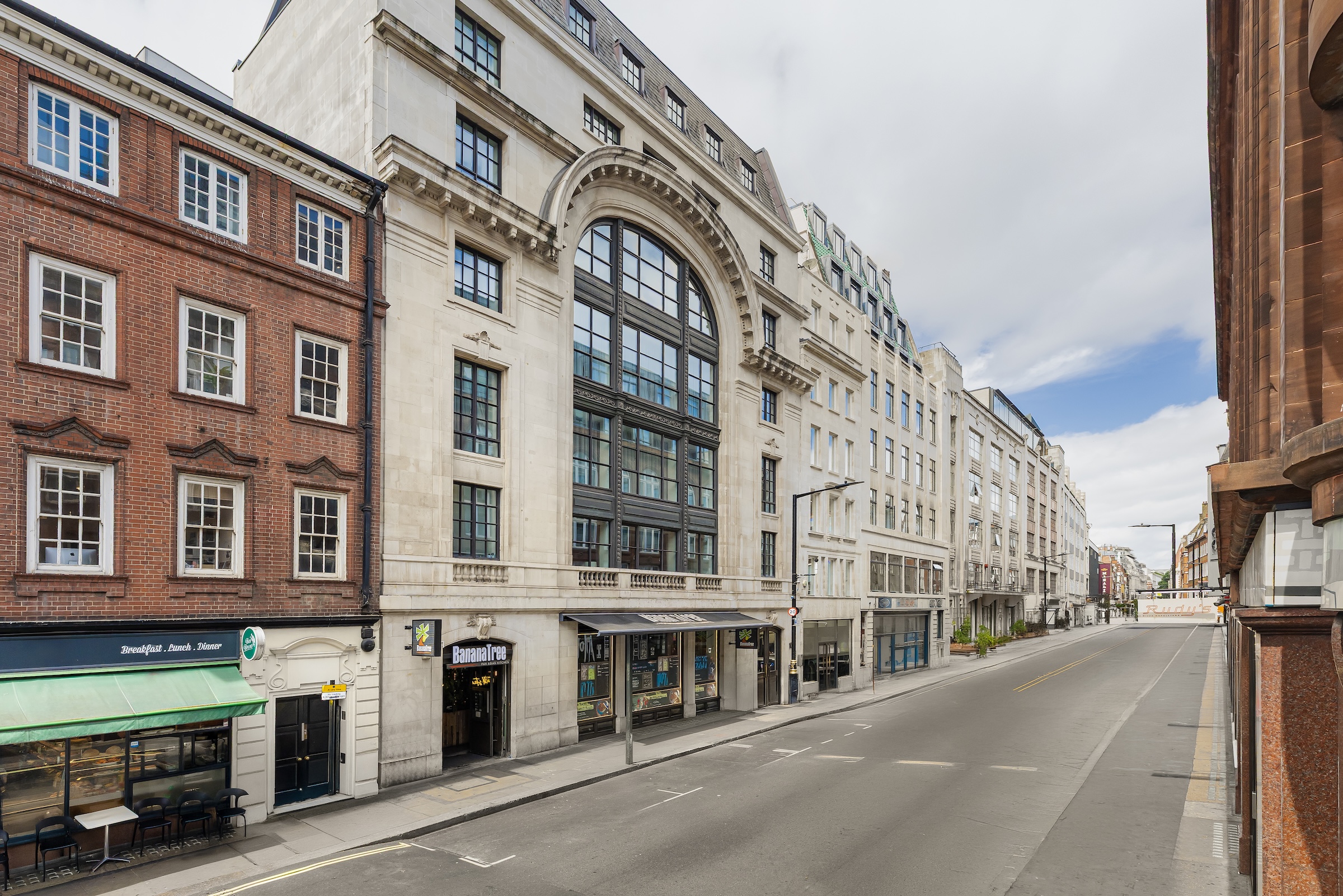Immaculately presented duplex in the heart of Soho 