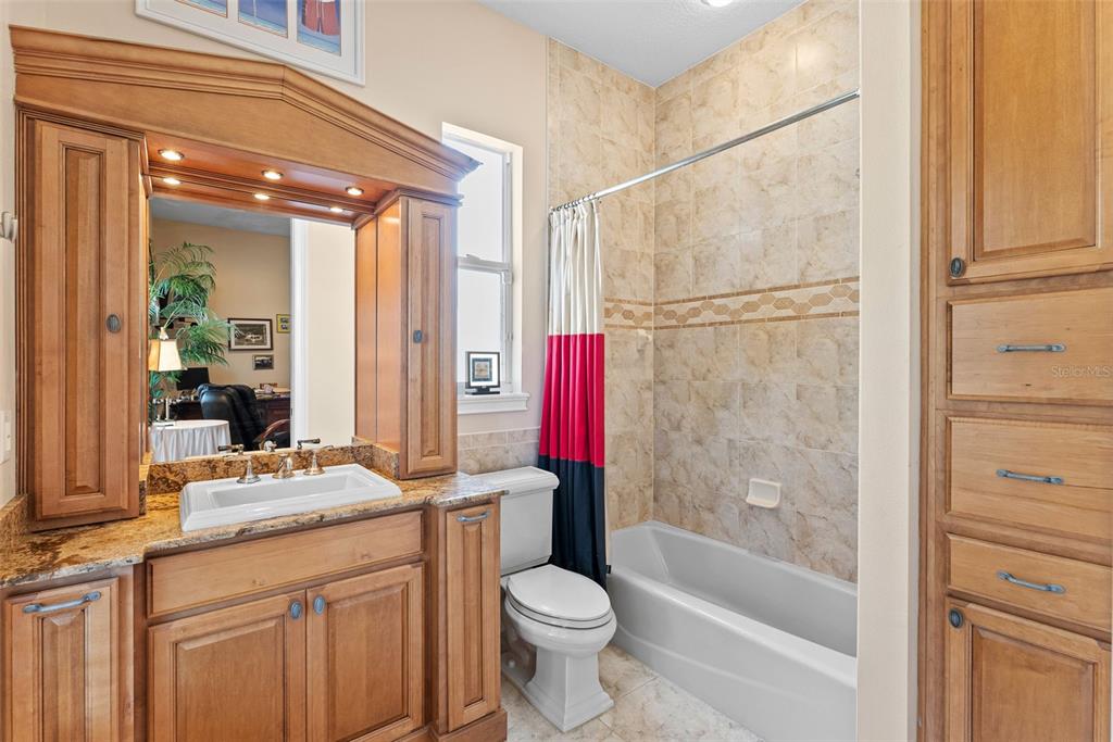 Thonotosassa, Florida, 33592, United States, 4 Bedrooms Bedrooms, ,7 BathroomsBathrooms,Residential,For Sale,1788935
