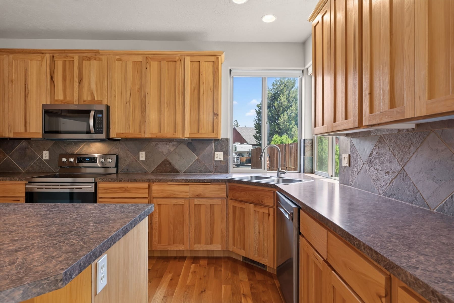  2108 NW Sterling Avenue Redmond, OR 97756 - 物件實景
