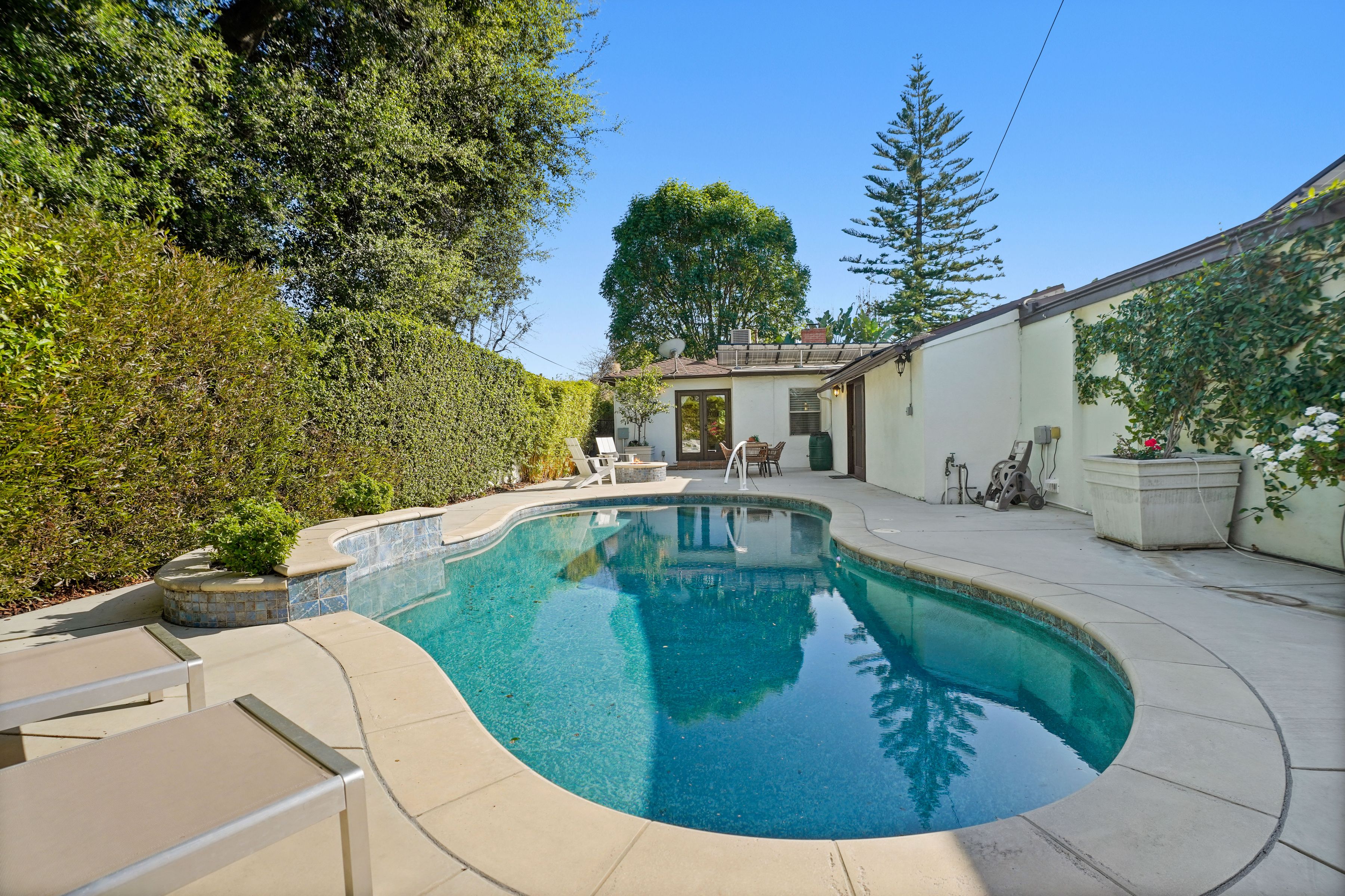  11593 Kling Street - 物件實景