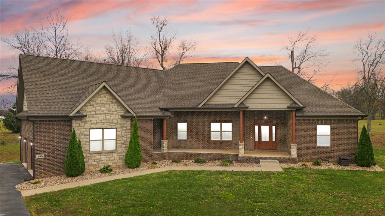 Smiths Grove, Kentucky, 42171, United States, 4 Bedrooms Bedrooms, ,3 BathroomsBathrooms,Residential,For Sale,1901805