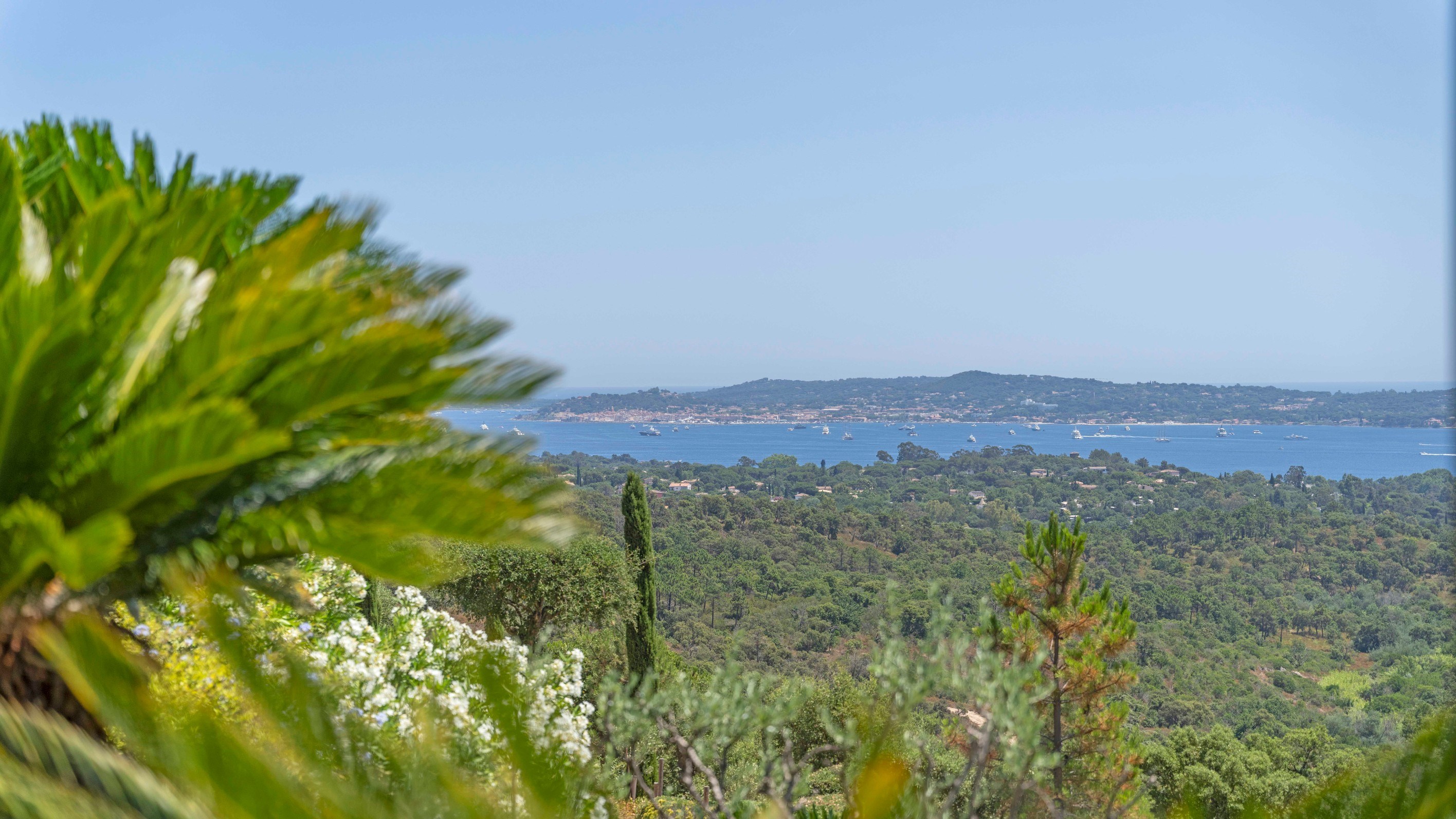  Luxury sea view villa for sale in Grimaud overlooking the Gulf of Saint-Tropez - 物件實景
