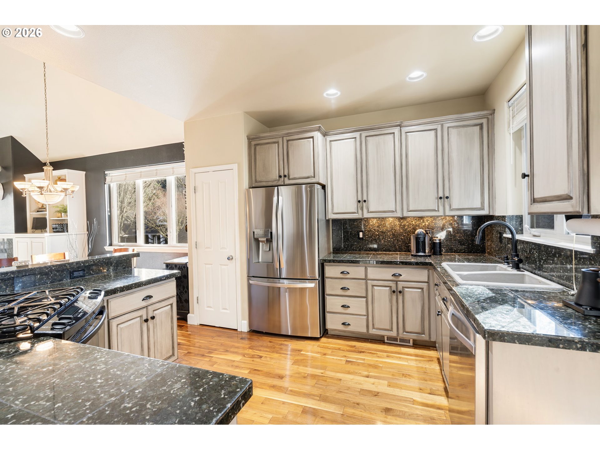 Portland, Oregon, 97229, United States, 2 Bedrooms Bedrooms, ,2 BathroomsBathrooms,Residential,For Sale,2008521