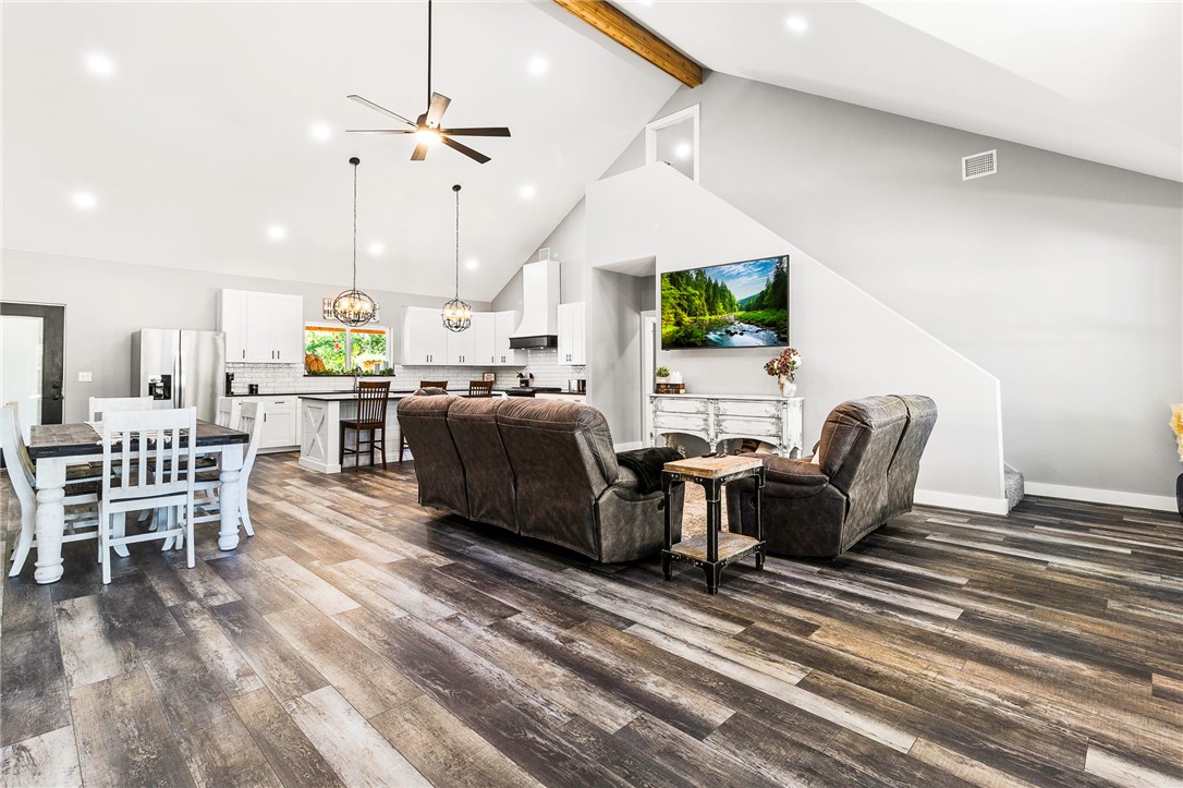 Normangee, Texas, 77871, United States, 3 Bedrooms Bedrooms, ,3 BathroomsBathrooms,Residential,For Sale,1981852