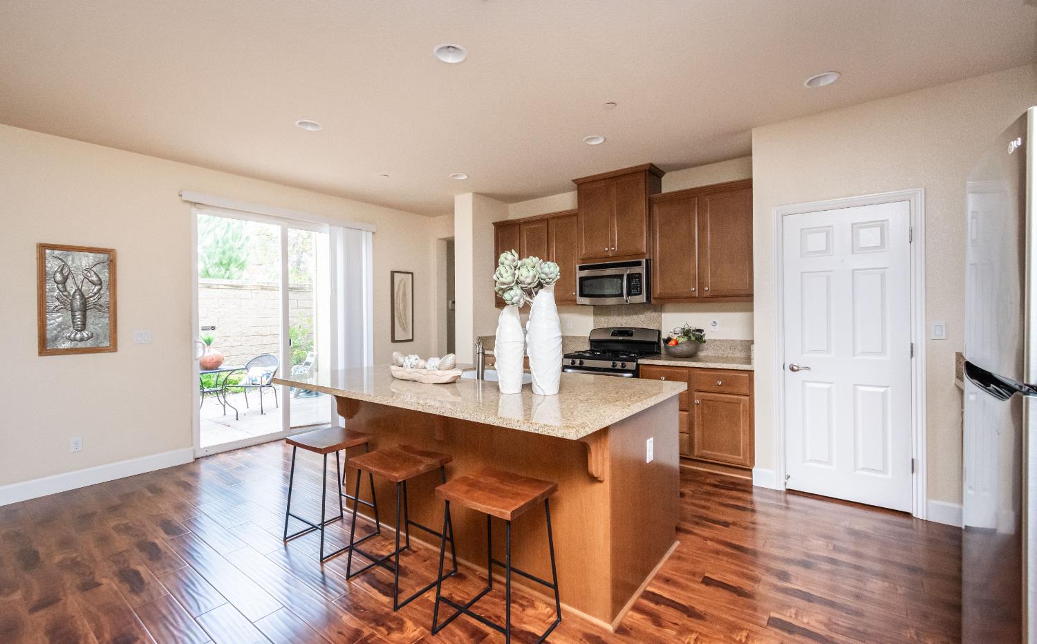 Folsom, California, 95630, United States, 4 Bedrooms Bedrooms, ,3 BathroomsBathrooms,Residential,For Sale,2000807