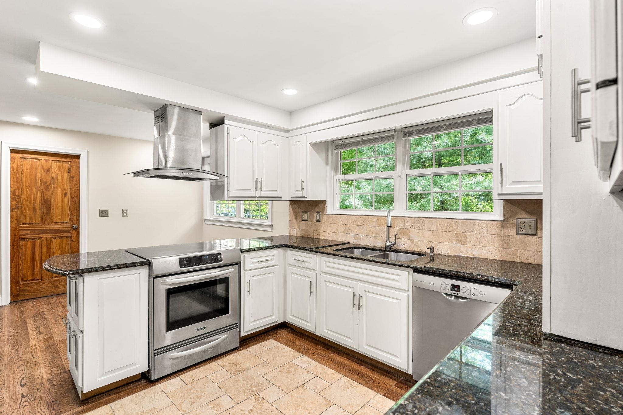 Bedford, New Hampshire, 03110, United States, 5 Bedrooms Bedrooms, ,5 BathroomsBathrooms,Residential,For Sale,1838857