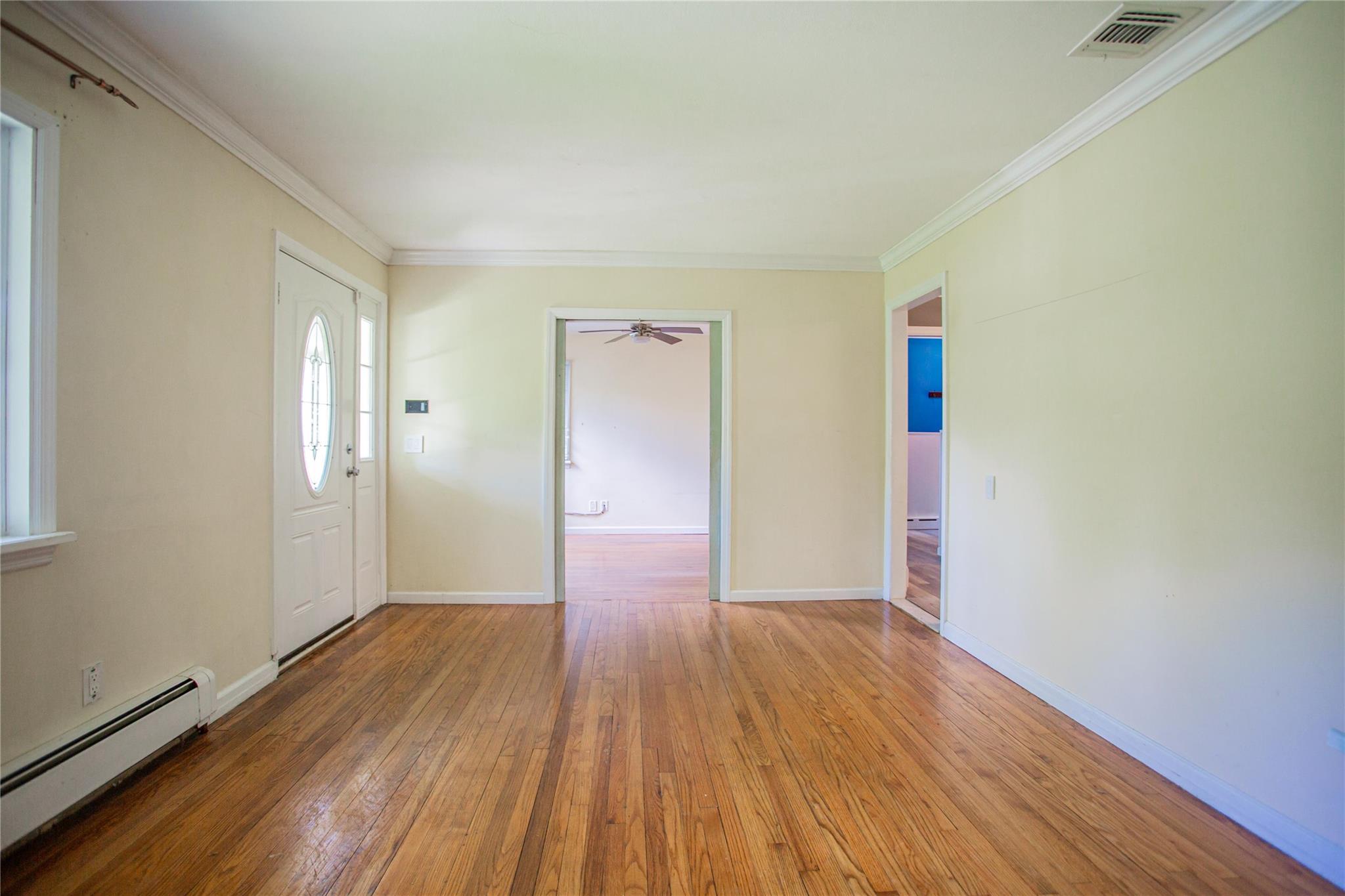 Huntington, New York, 11743, United States, 2 Bedrooms Bedrooms, ,2 BathroomsBathrooms,Residential,For Sale,1847345