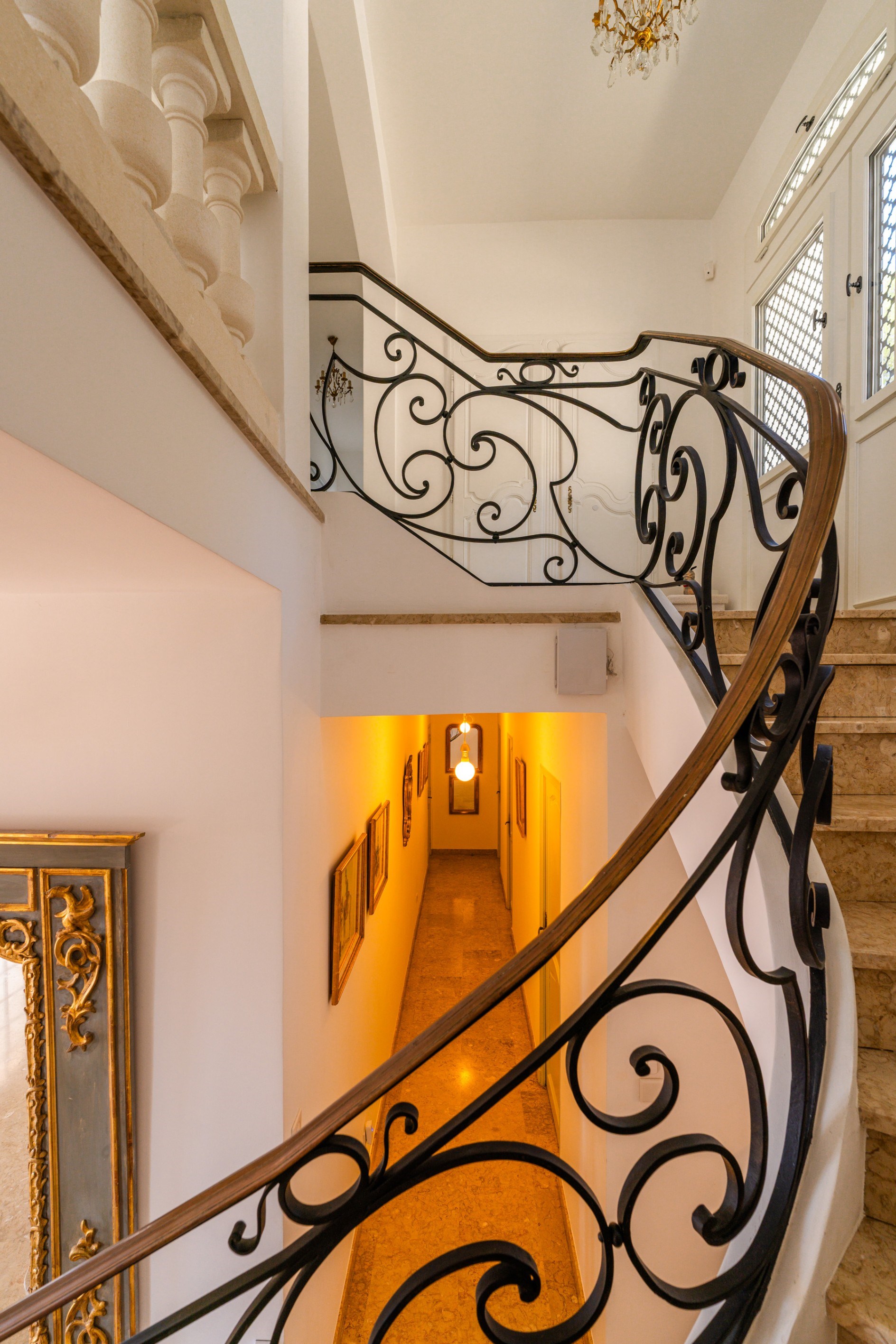  Toulon, Le Faron – Elevated Property with Panoramic Sea Views - 物件實景