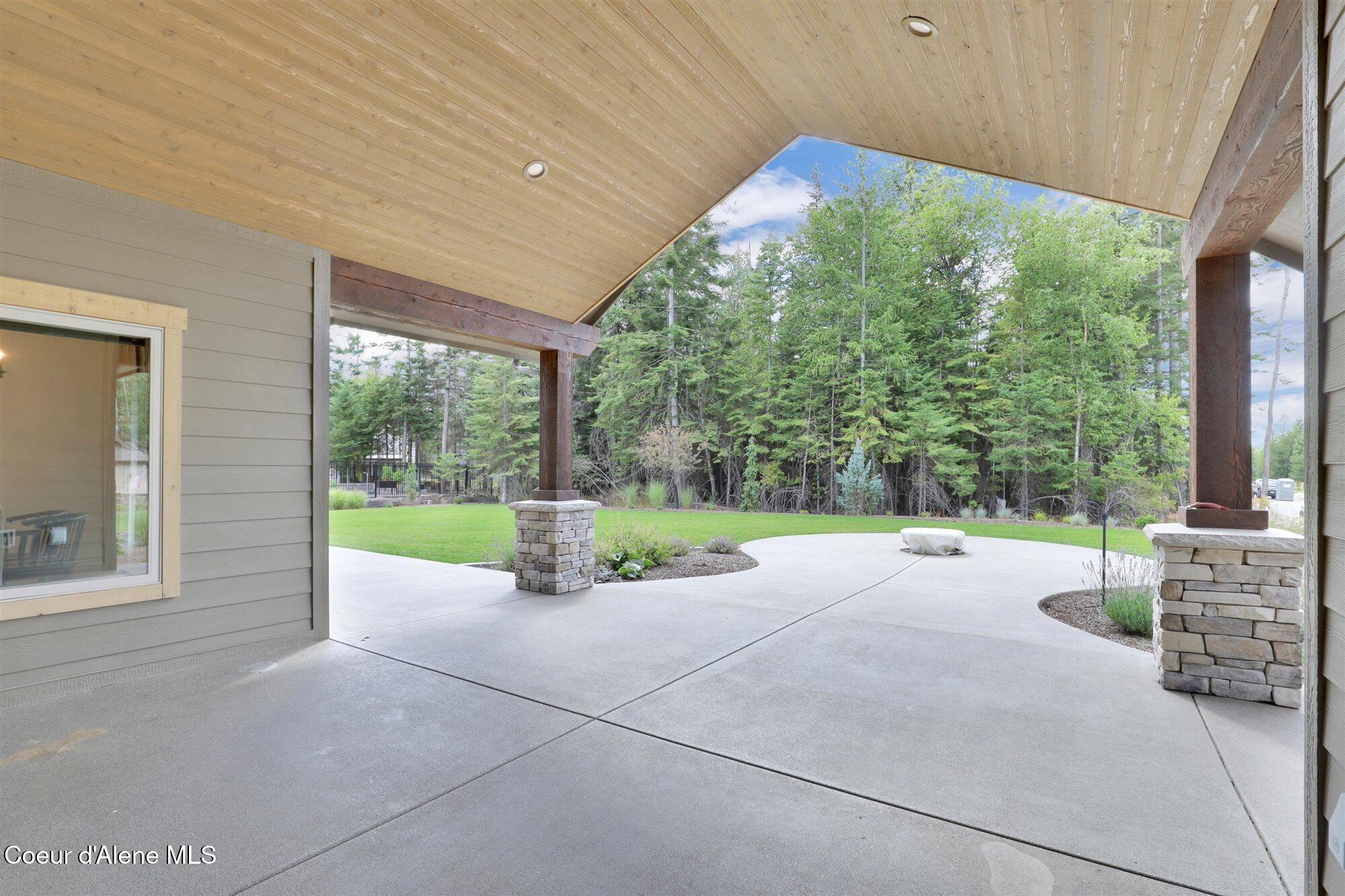 Hayden, Idaho, 83835, United States, 3 Bedrooms Bedrooms, ,3 BathroomsBathrooms,Residential,For Sale,1914272