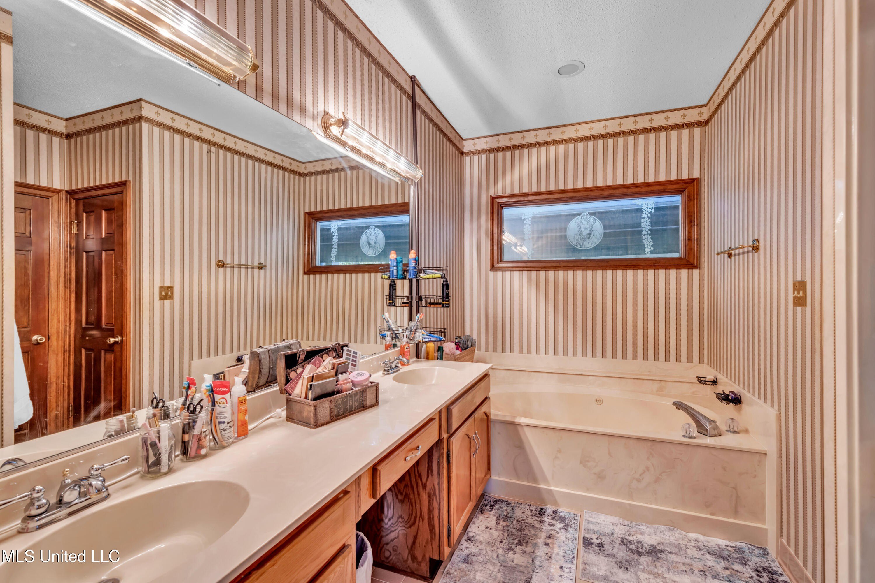 Gautier, Mississippi, 39553, United States, 4 Bedrooms Bedrooms, ,4 BathroomsBathrooms,Residential,For Sale,1989936