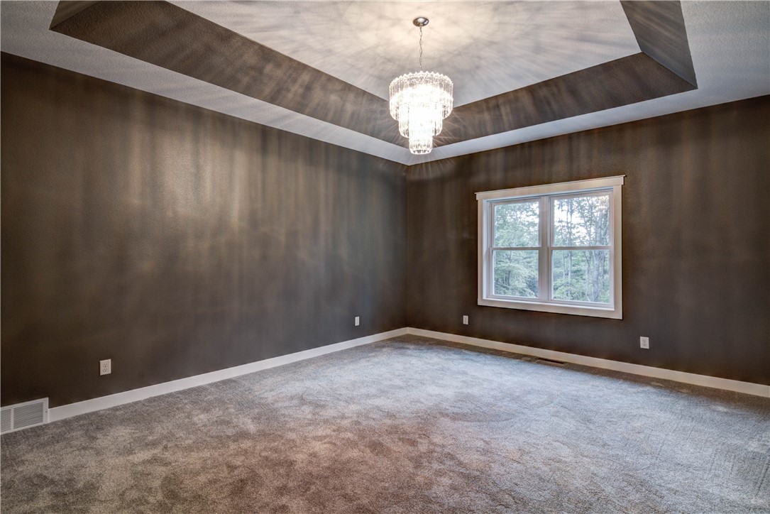 Eau Claire, Wisconsin, 54701, United States, 3 Bedrooms Bedrooms, ,2 BathroomsBathrooms,Residential,For Sale,1915166