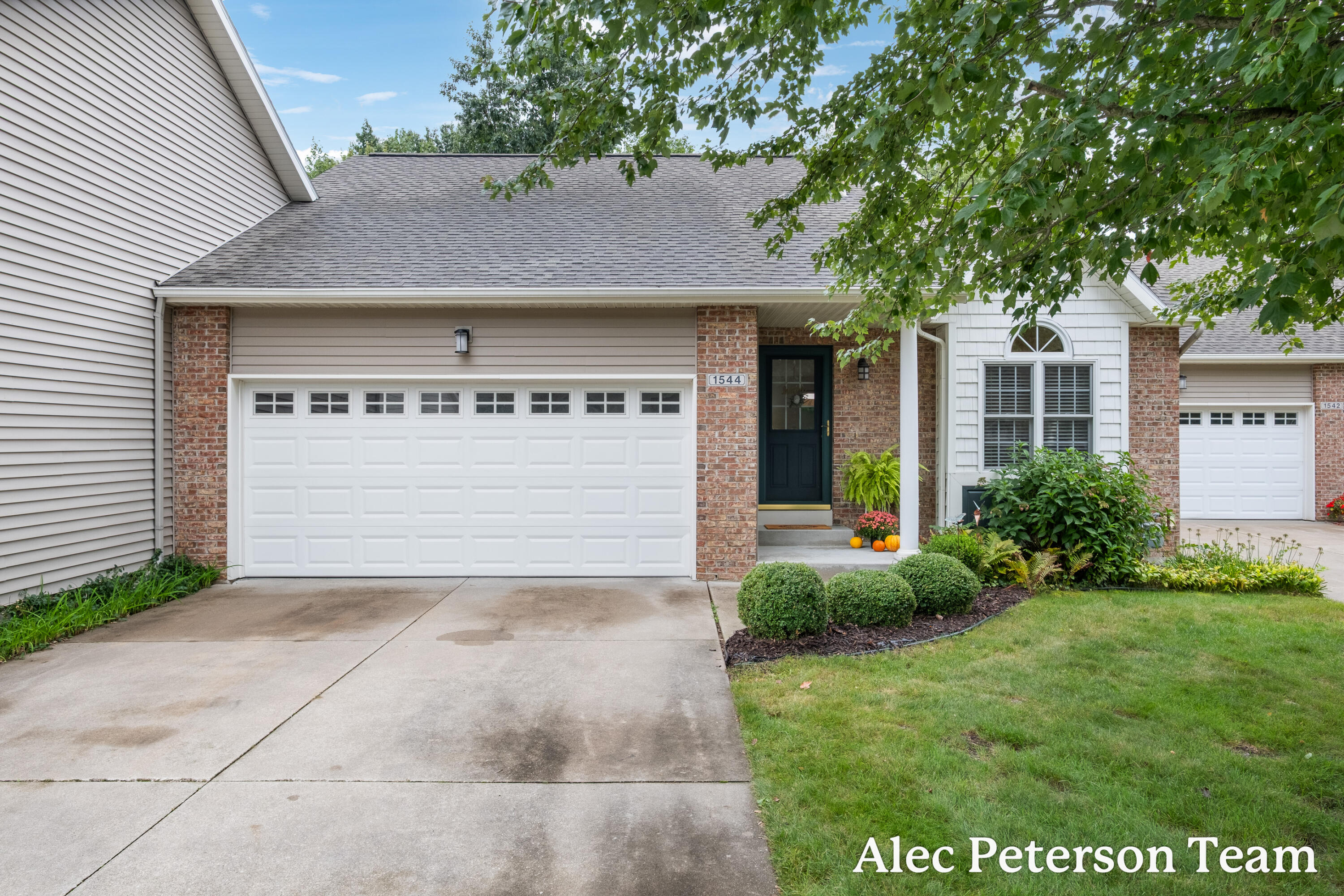 Beechtree Cmns, Grand Haven, MI 49417