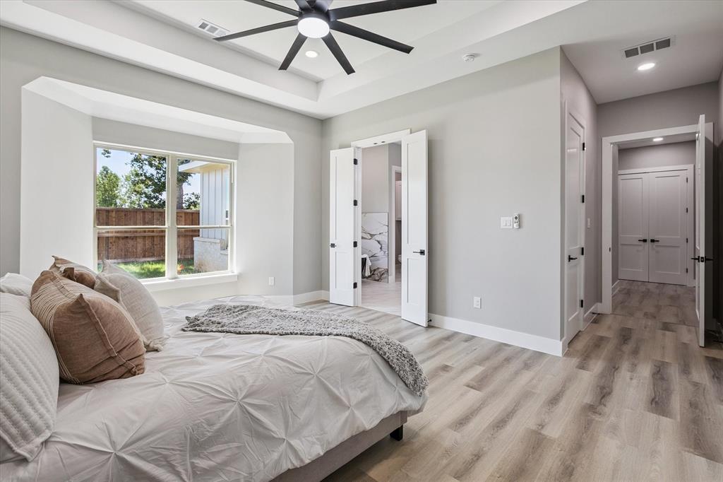 Arlington, Texas, 76012, United States, 4 Bedrooms Bedrooms, ,3 BathroomsBathrooms,Residential,For Sale,1976535