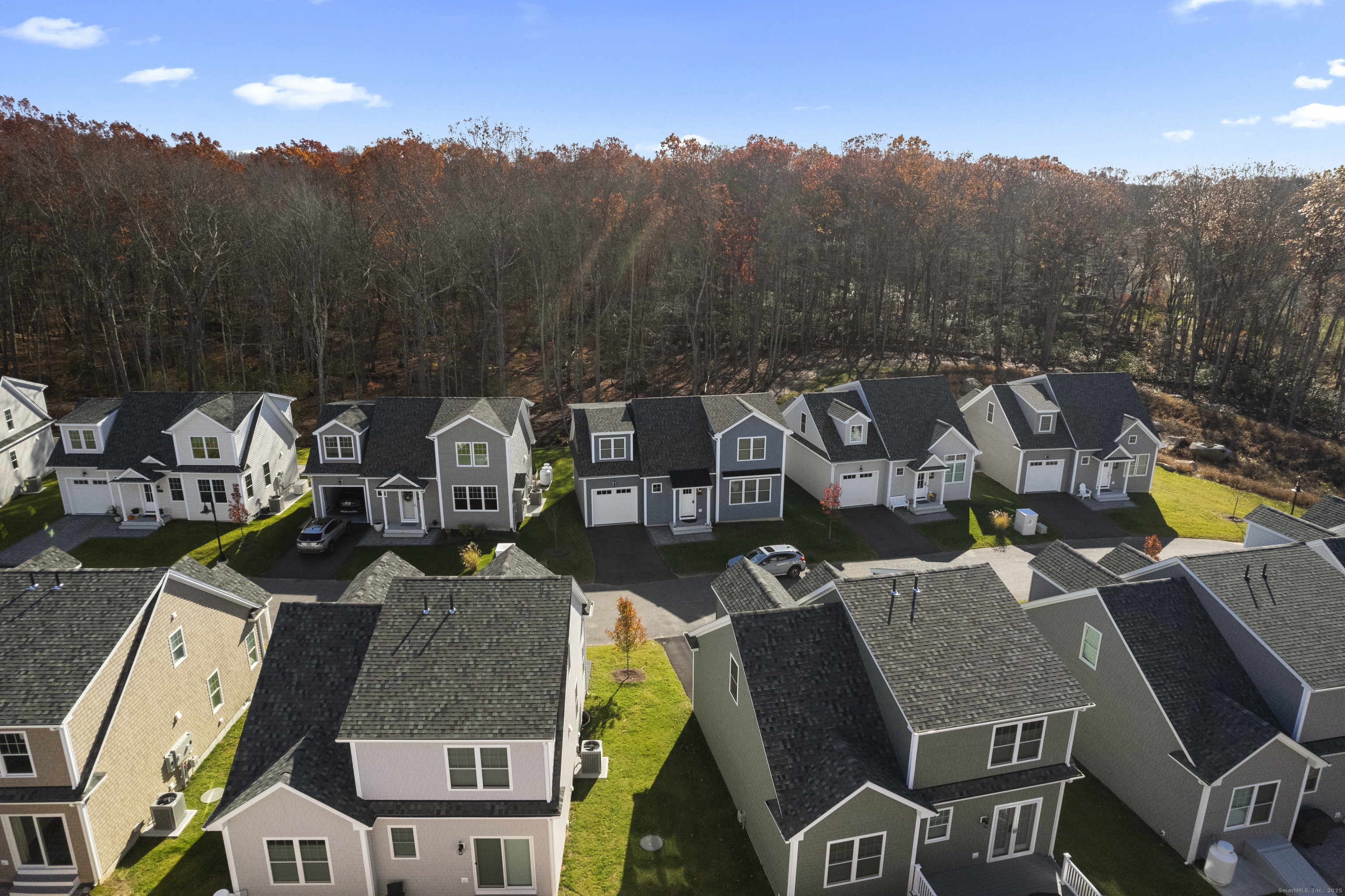 Waterford, Connecticut, 06385, United States, 3 Bedrooms Bedrooms, ,2 BathroomsBathrooms,Residential,For Sale,1995639