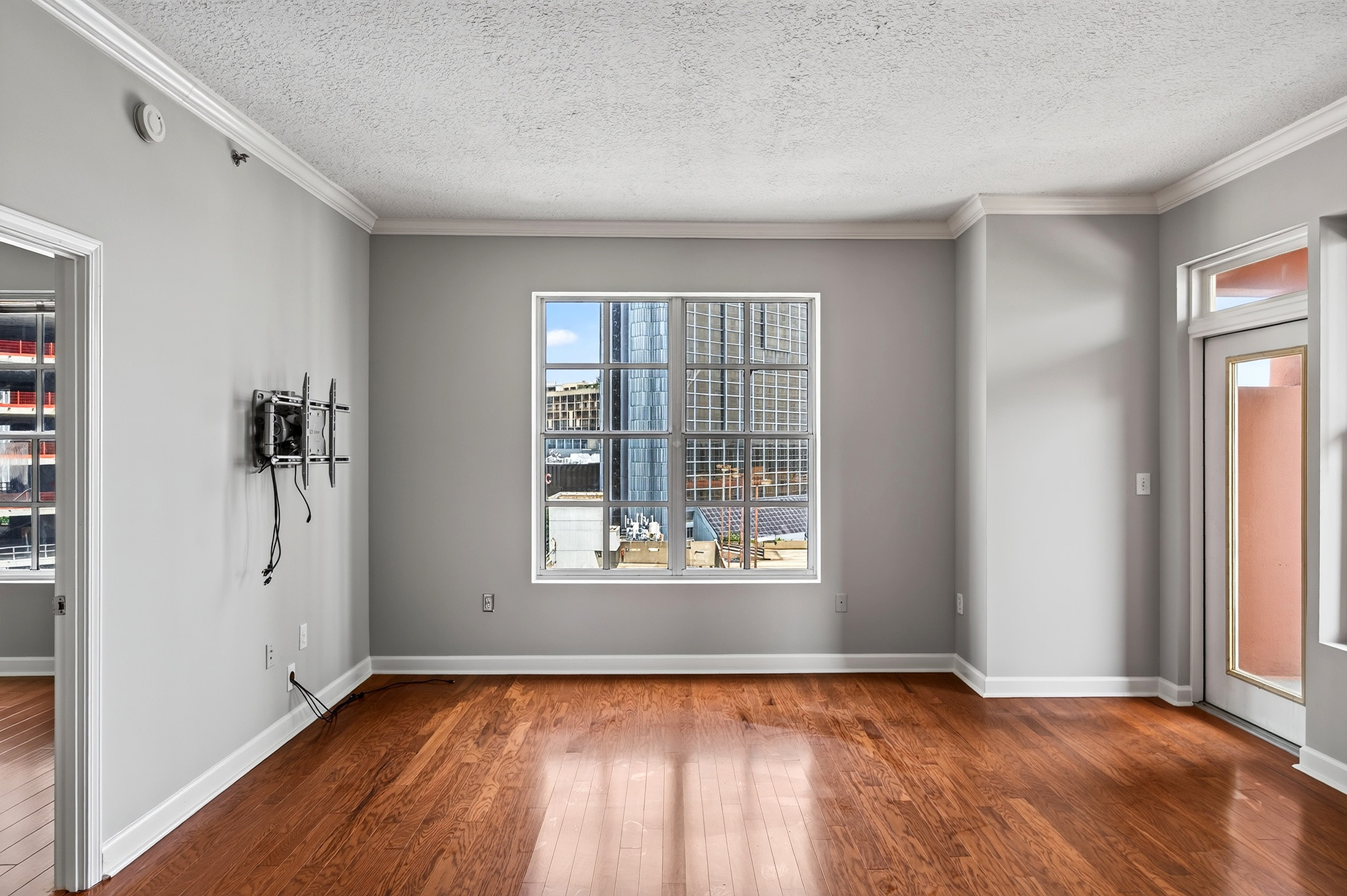 Beautifully Renovated Condo in Unbeatable Midtown Location - 物件實景