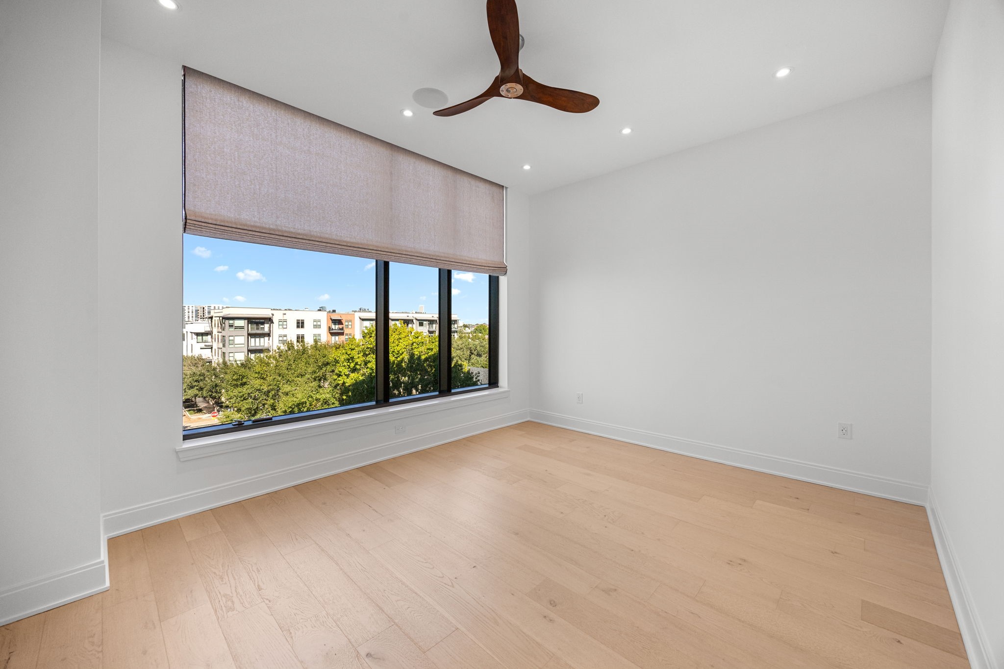  2323 W Main Street #506 - 物件實景