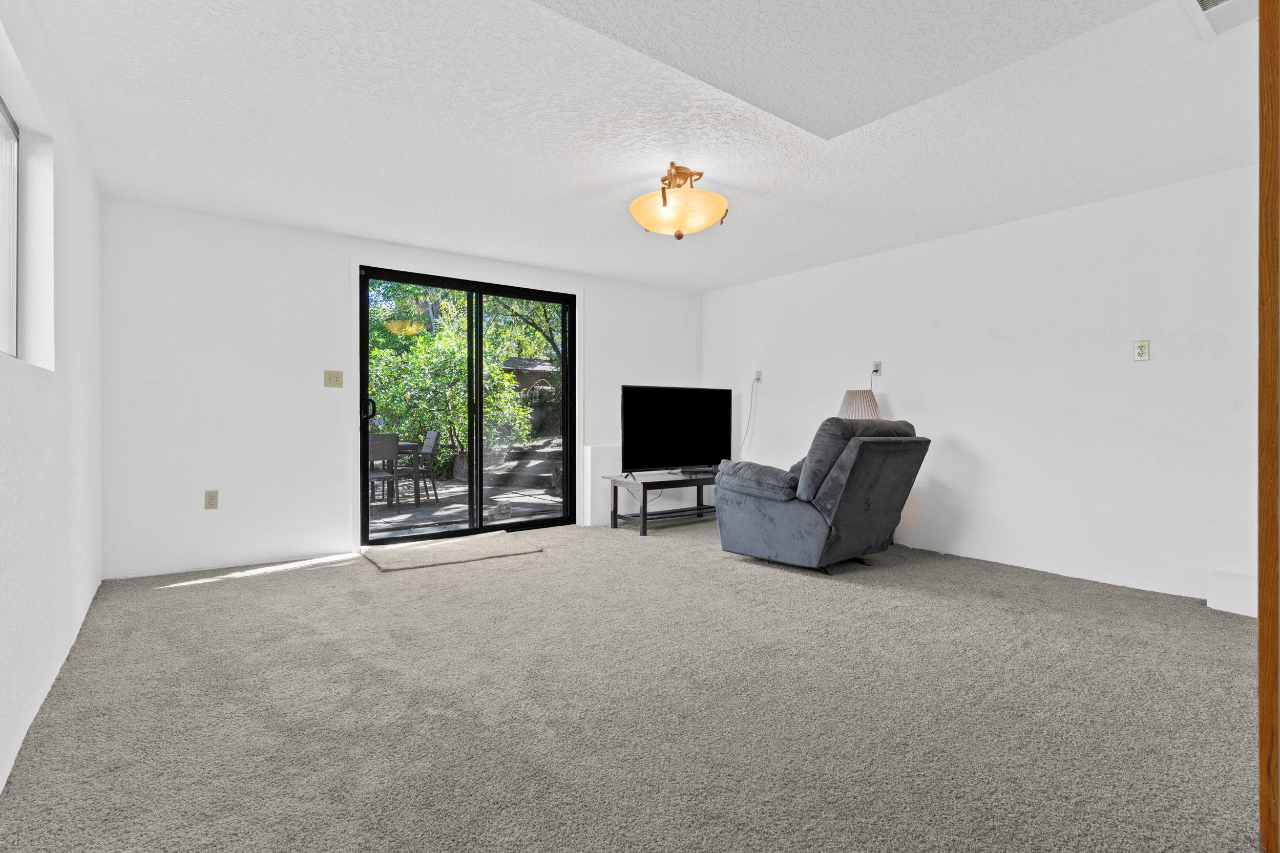  8865 Phoenix Avenue, Fair Oaks, CA 95628 - 物件實景