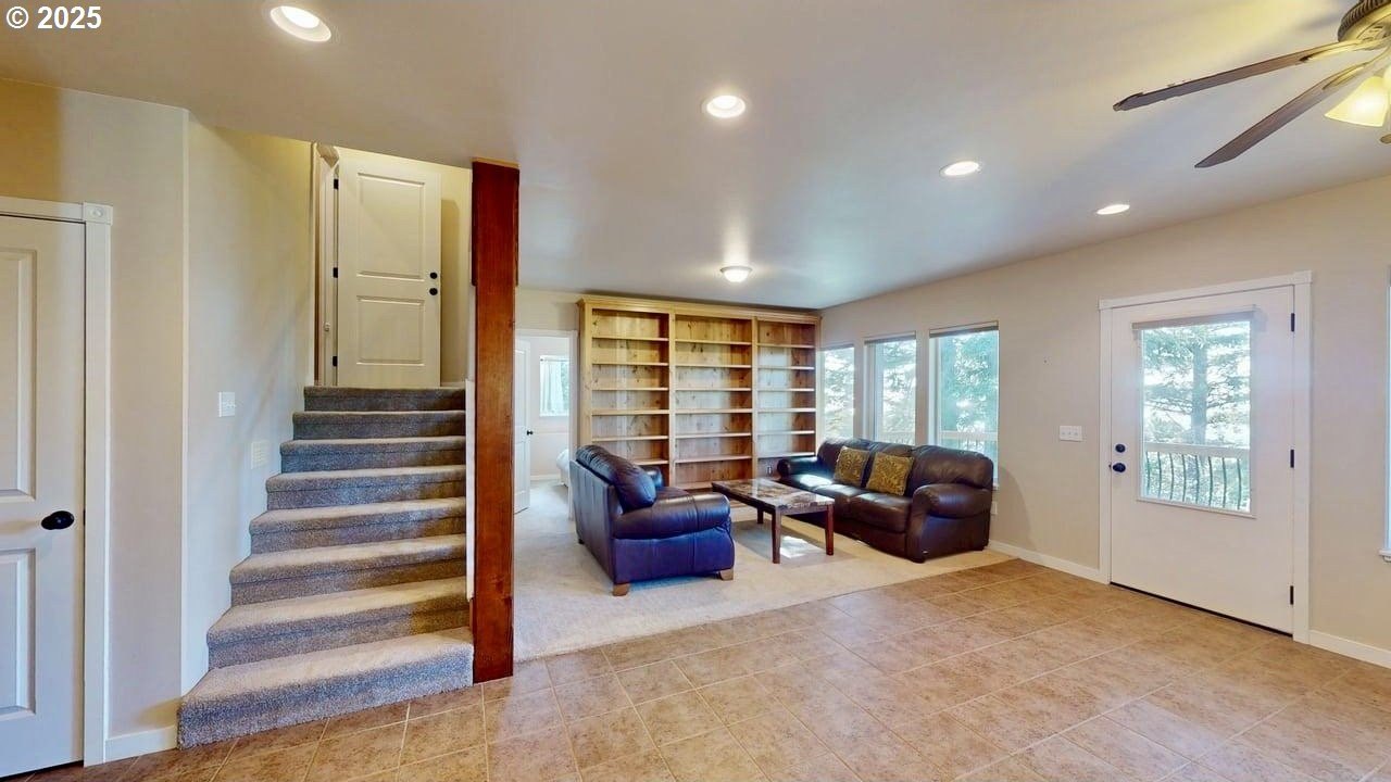 Gold Beach, Oregon, 97444, United States, 6 Bedrooms Bedrooms, ,4 BathroomsBathrooms,Residential,For Sale,1982299