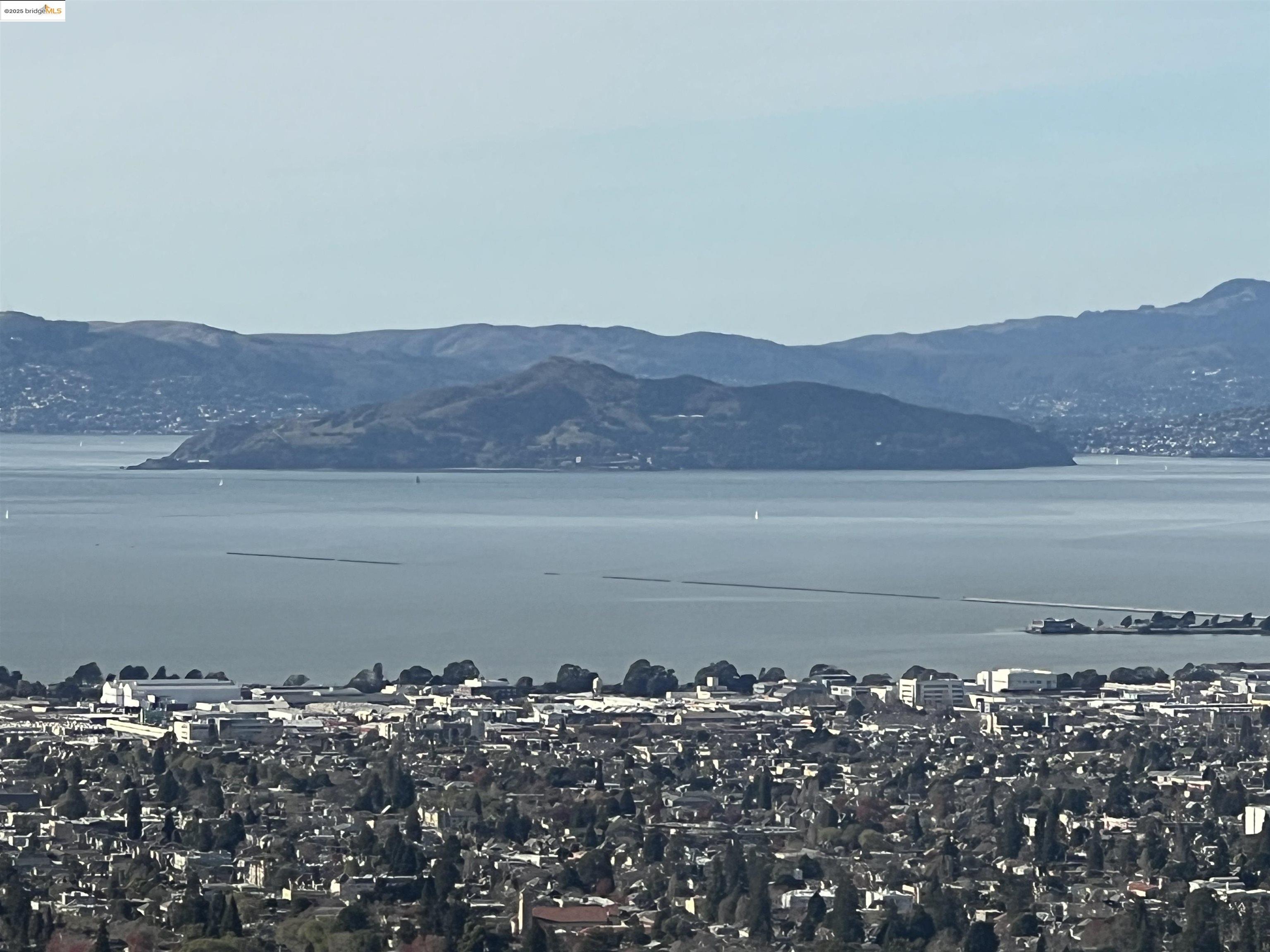 Oakland, California, 94611, United States, 2 Bedrooms Bedrooms, ,1 BathroomBathrooms,Residential,For Sale,1803995