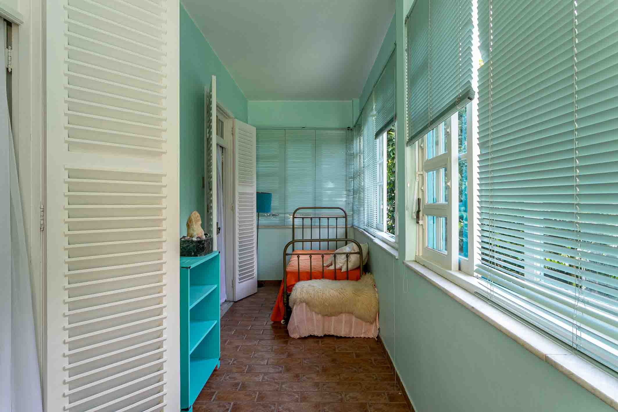  Spacious residence on a quiet street with landscaped garden - 物件實景