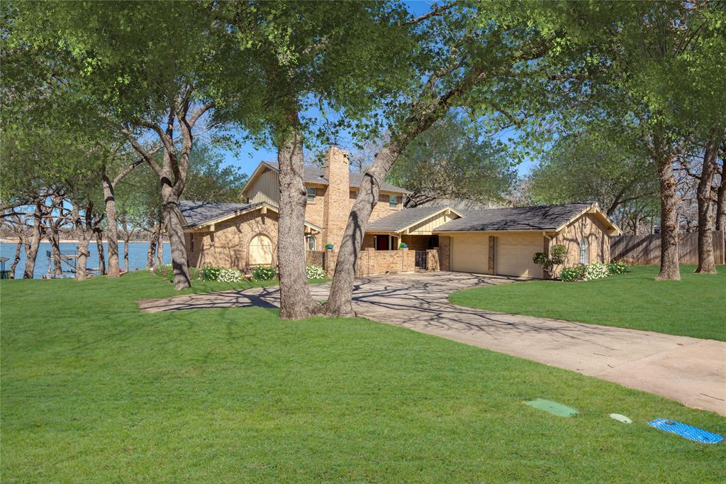 Azle, Texas, 76020, United States, 3 Bedrooms Bedrooms, ,4 BathroomsBathrooms,Residential,For Sale,1977606