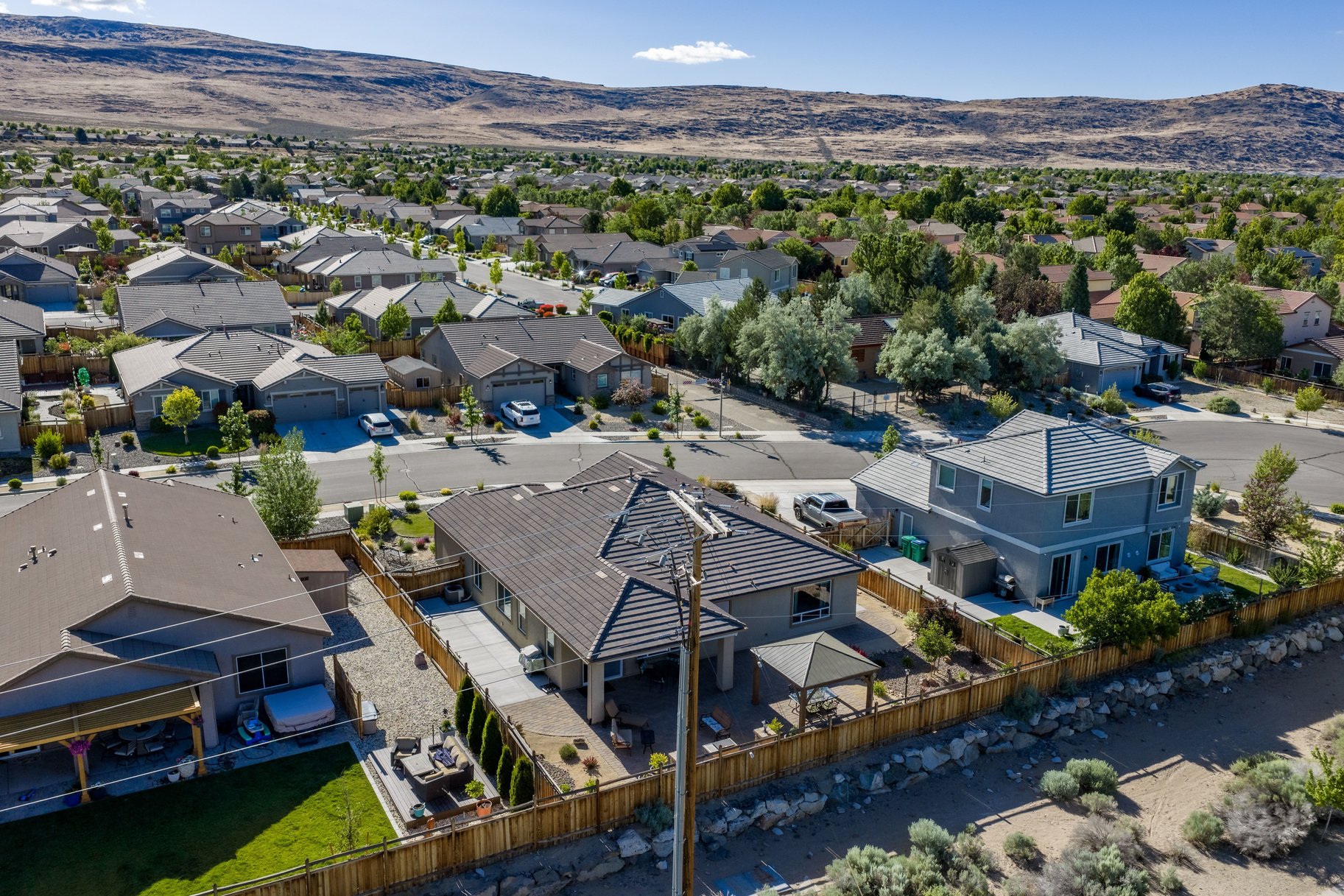  Welcome to 7239 Early Dawn Court, located in desirable Wingfield Springs - 物件實景