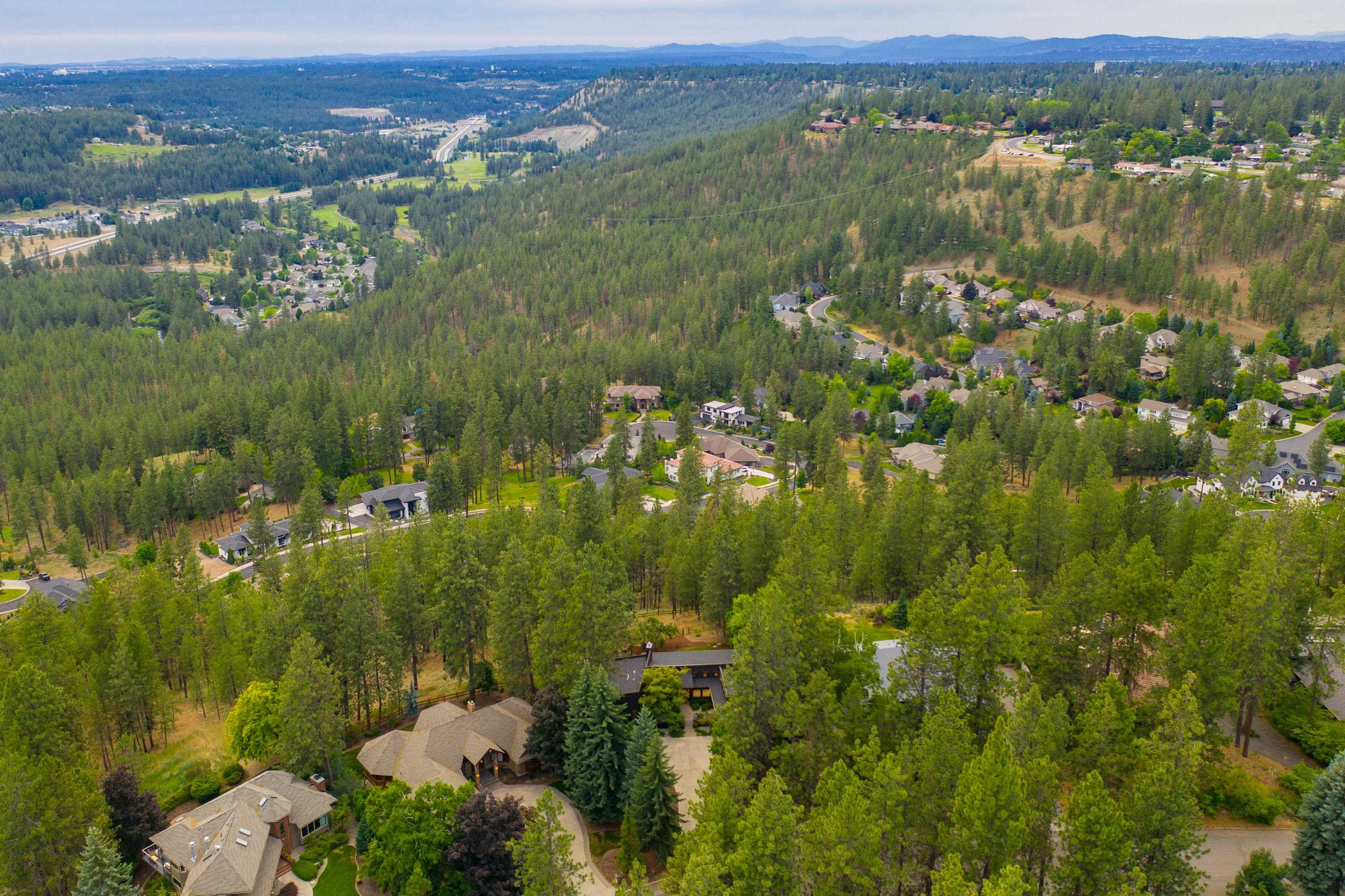 Spokane, Washington, 99223, United States, 4 Bedrooms Bedrooms, ,4 BathroomsBathrooms,Residential,For Sale,2002514