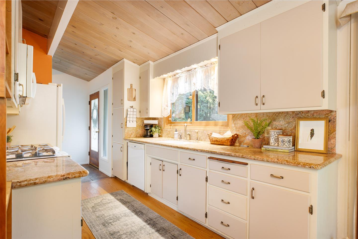 Felton, California, 95018, United States, 3 Bedrooms Bedrooms, ,3 BathroomsBathrooms,Residential,For Sale,1996895