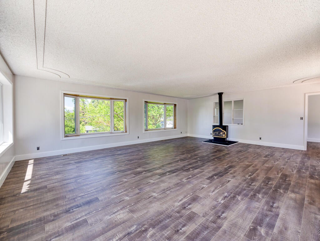 Klamath Falls, Oregon, 97601, United States, 3 Bedrooms Bedrooms, ,3 BathroomsBathrooms,Residential,For Sale,1859648